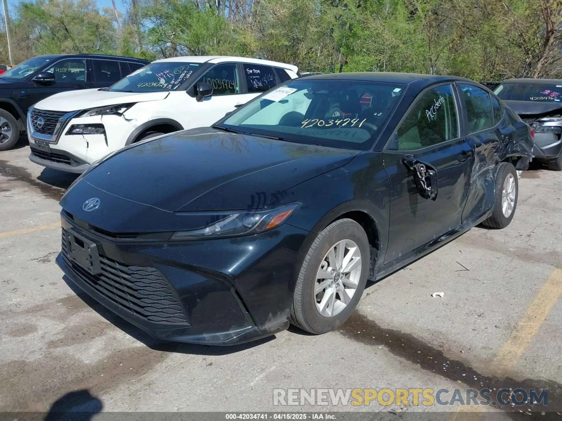 2 fotografías del automóvil dañado 4T1DAACK4SU513633 TOYOTA CAMRY 2025