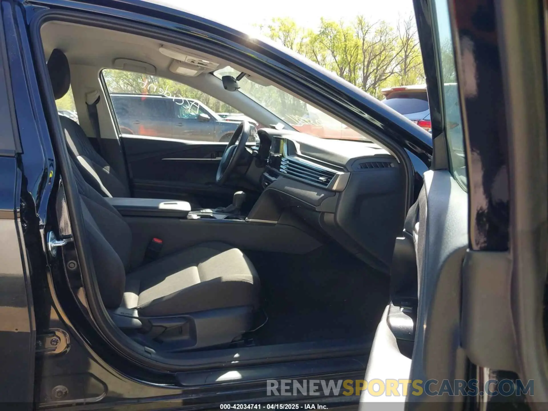 5 fotografías del automóvil dañado 4T1DAACK4SU513633 TOYOTA CAMRY 2025