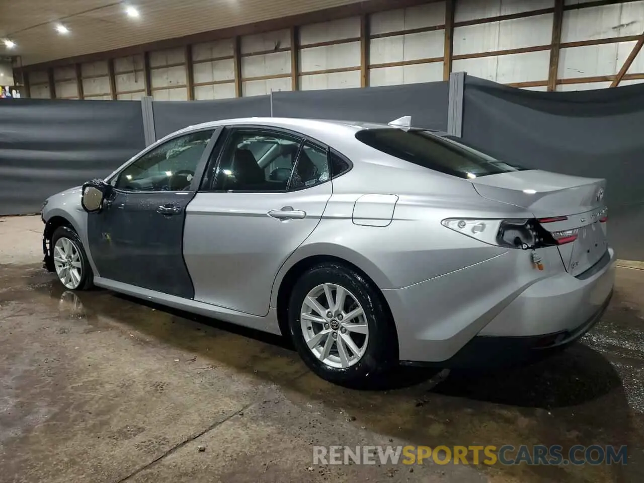 2 fotografías del automóvil dañado 4T1DAACK4SU513843 TOYOTA CAMRY 2025
