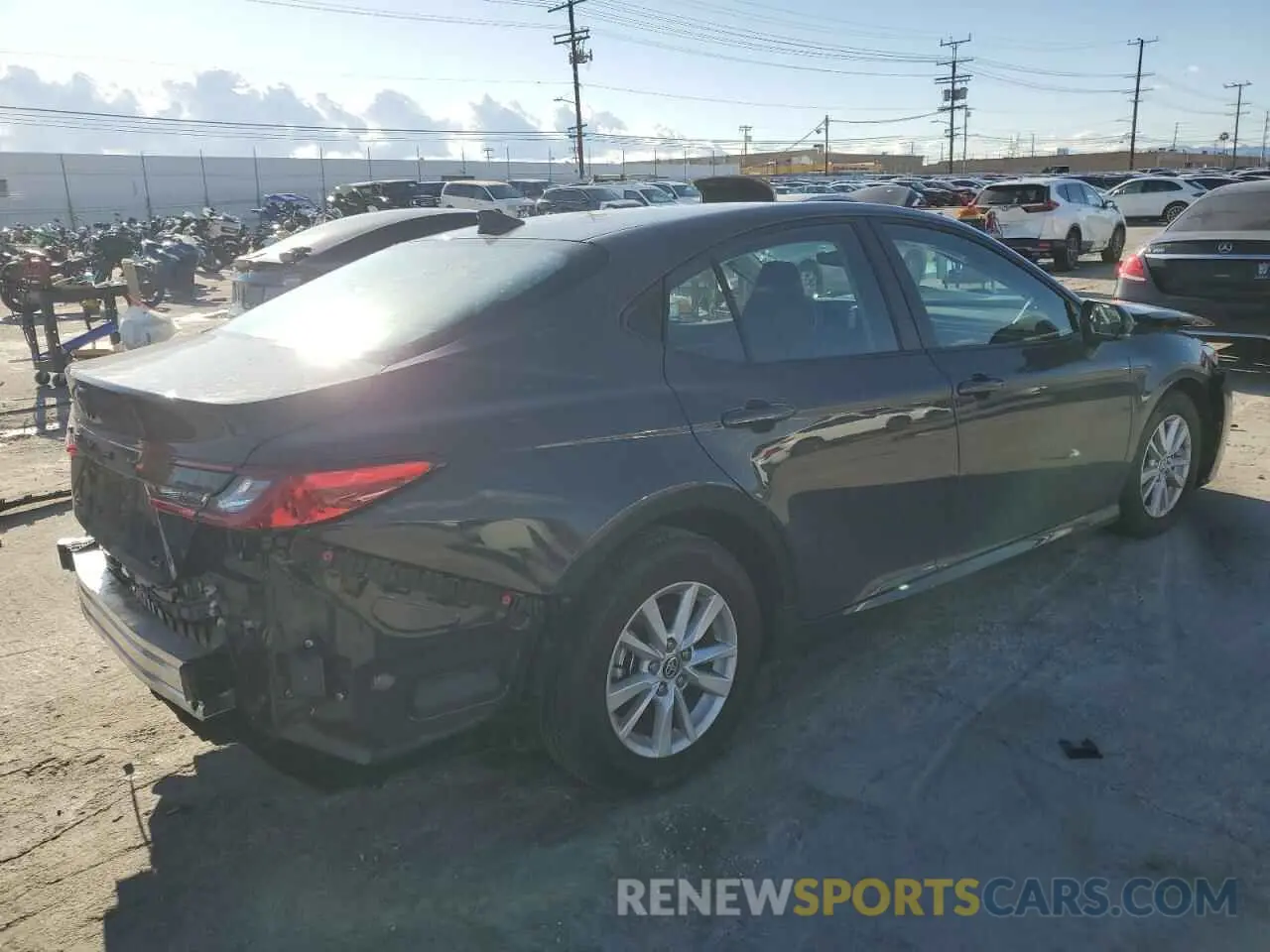 3 fotografías del automóvil dañado 4T1DAACK4SU516435 TOYOTA CAMRY 2025