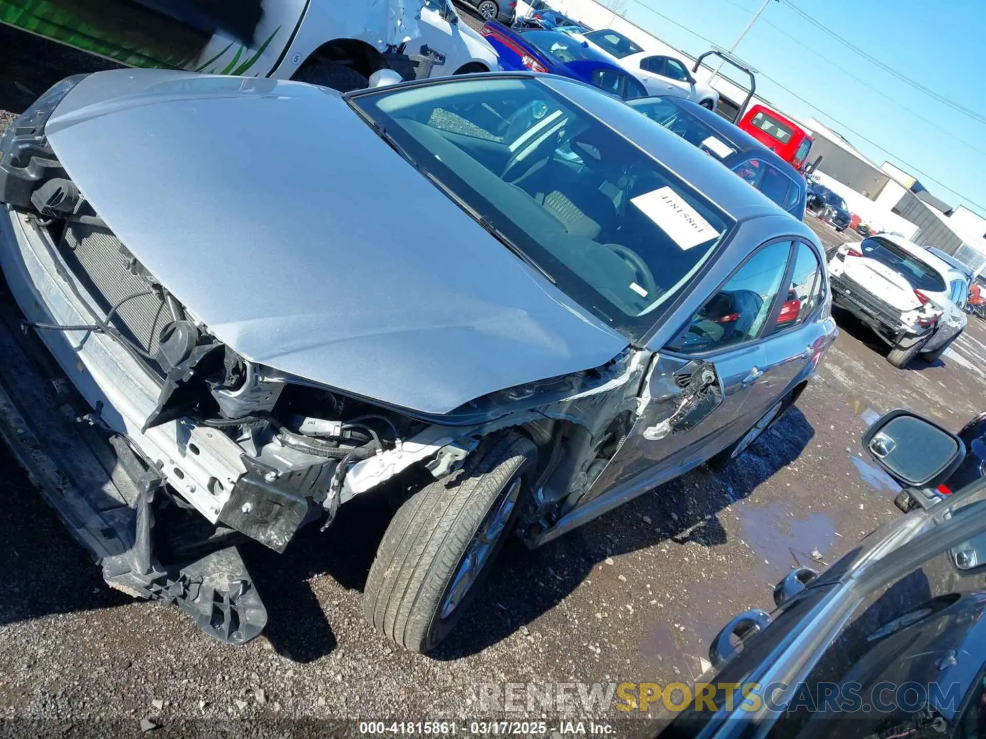2 fotografías del automóvil dañado 4T1DAACK4SU517617 TOYOTA CAMRY 2025