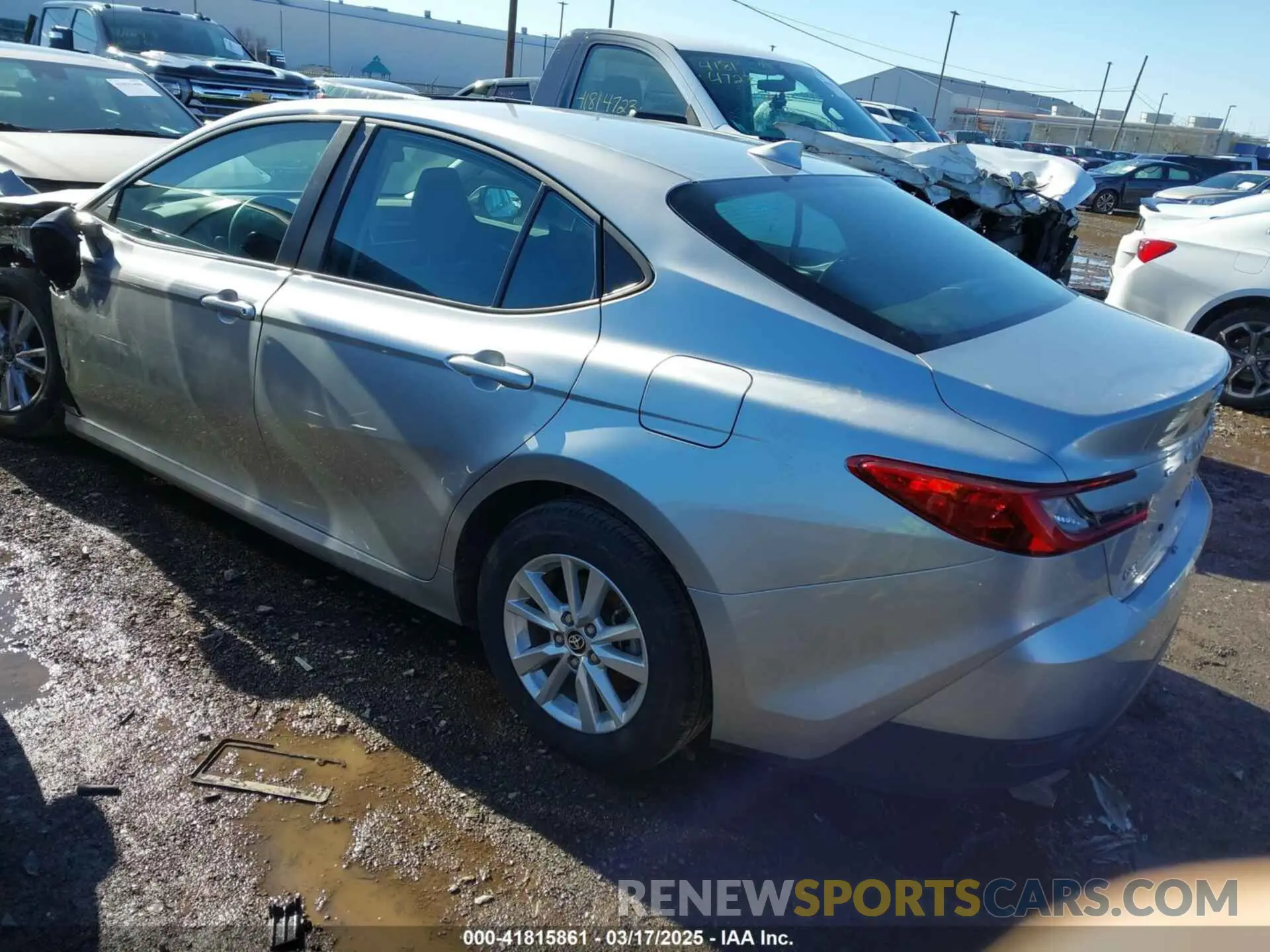 3 fotografías del automóvil dañado 4T1DAACK4SU517617 TOYOTA CAMRY 2025