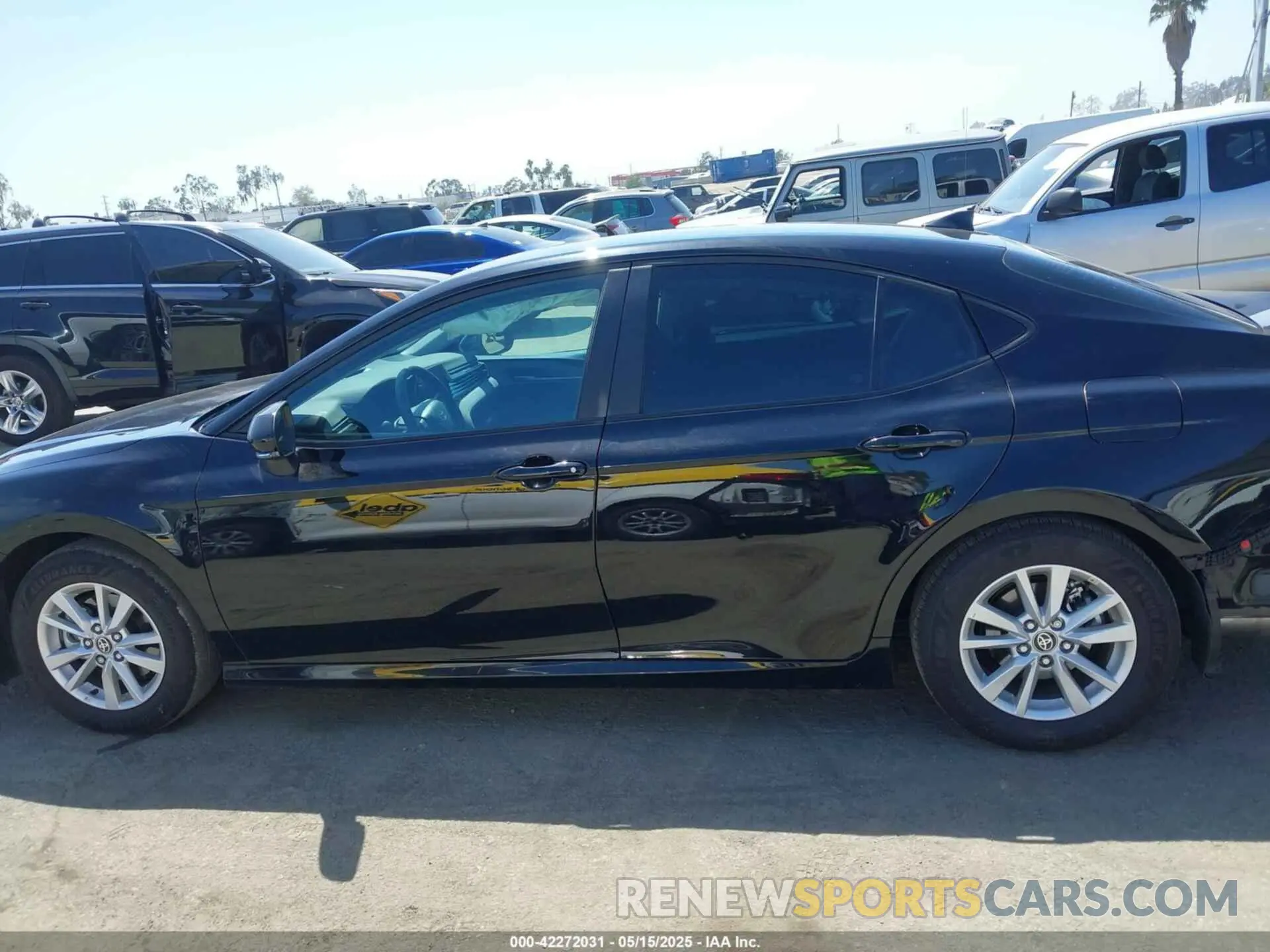 14 fotografías del automóvil dañado 4T1DAACK4SU521358 TOYOTA CAMRY 2025