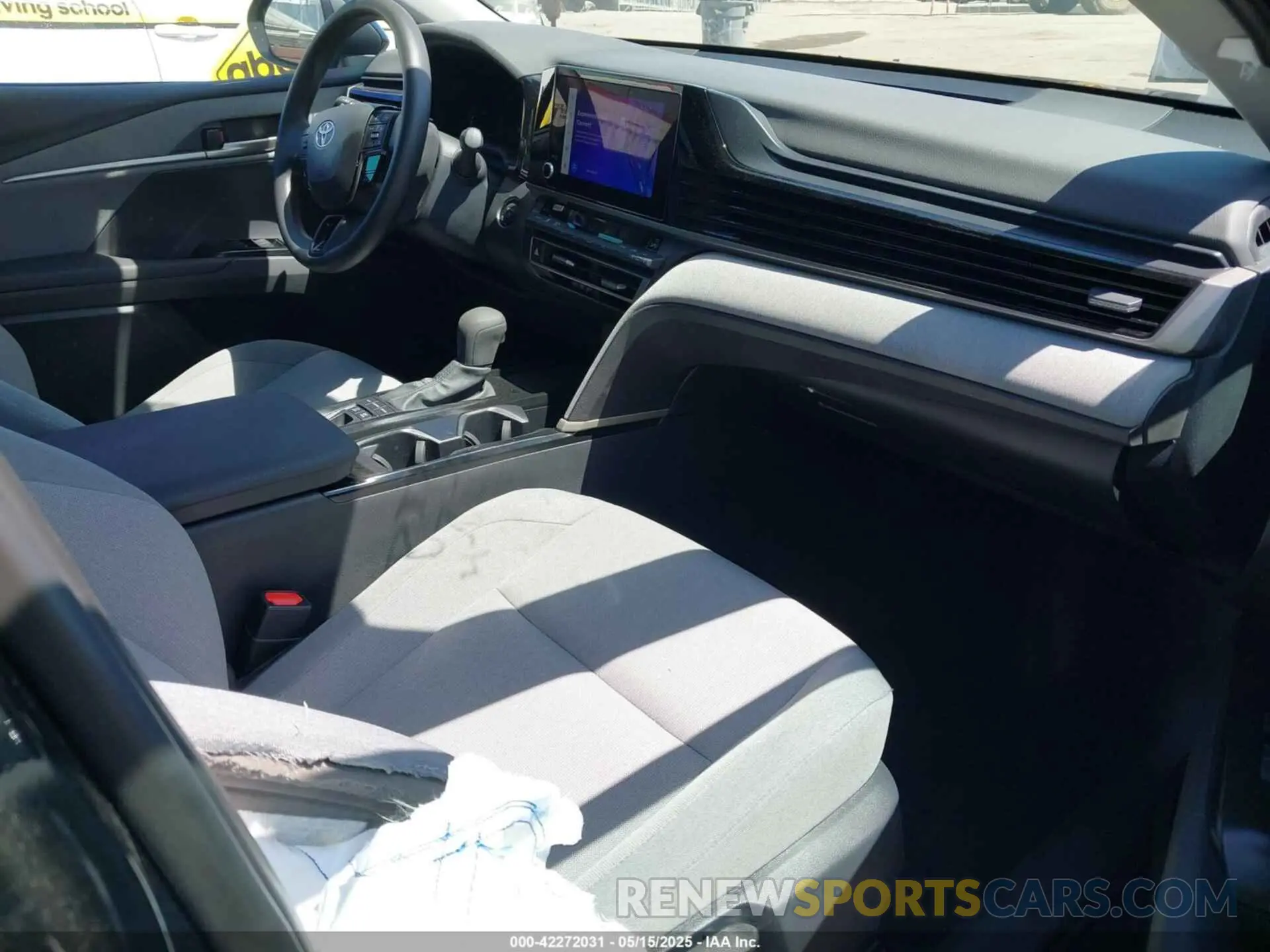 5 fotografías del automóvil dañado 4T1DAACK4SU521358 TOYOTA CAMRY 2025