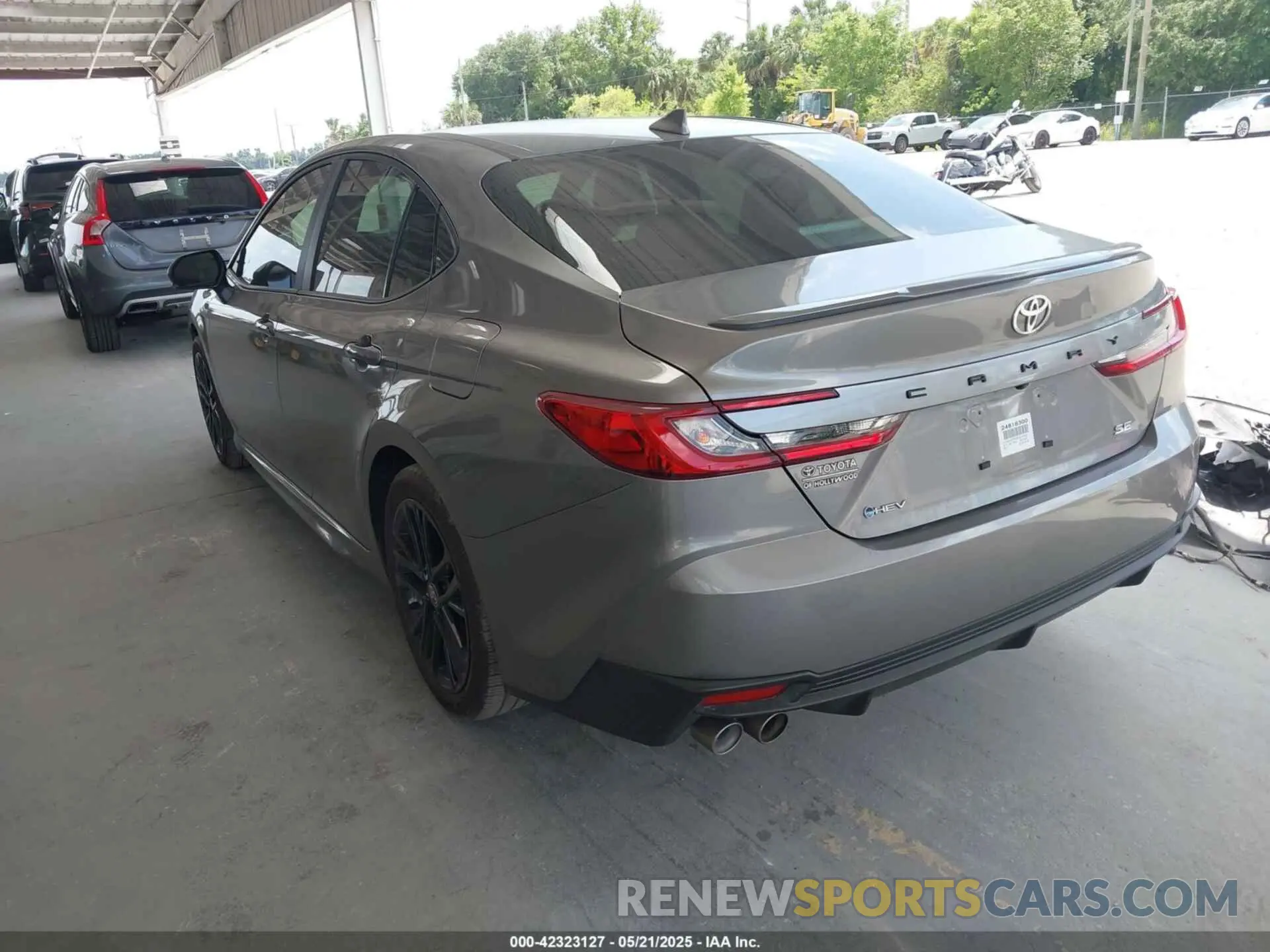 3 fotografías del automóvil dañado 4T1DAACK4SU530349 TOYOTA CAMRY 2025
