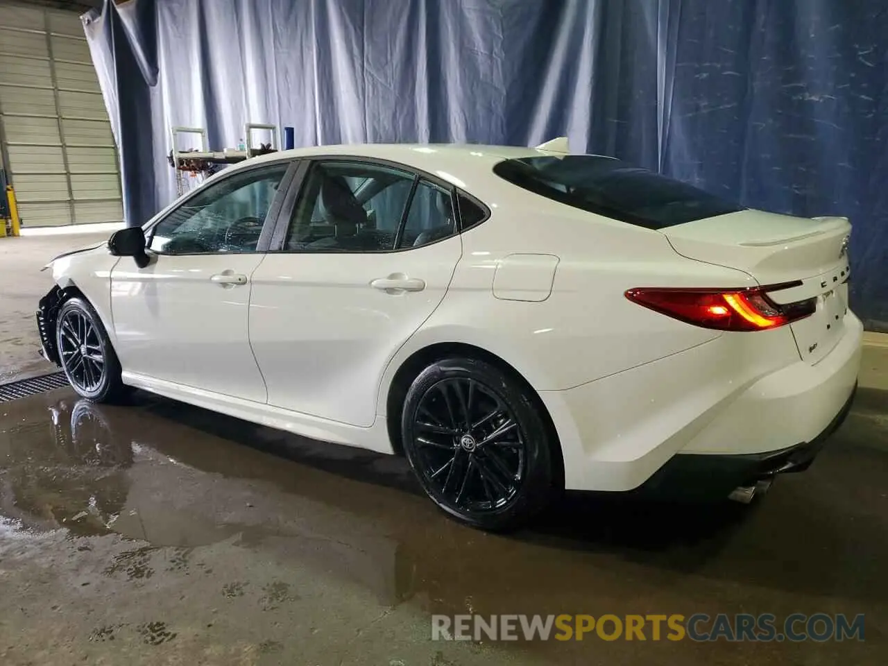 2 fotografías del automóvil dañado 4T1DAACK4SU537480 TOYOTA CAMRY 2025