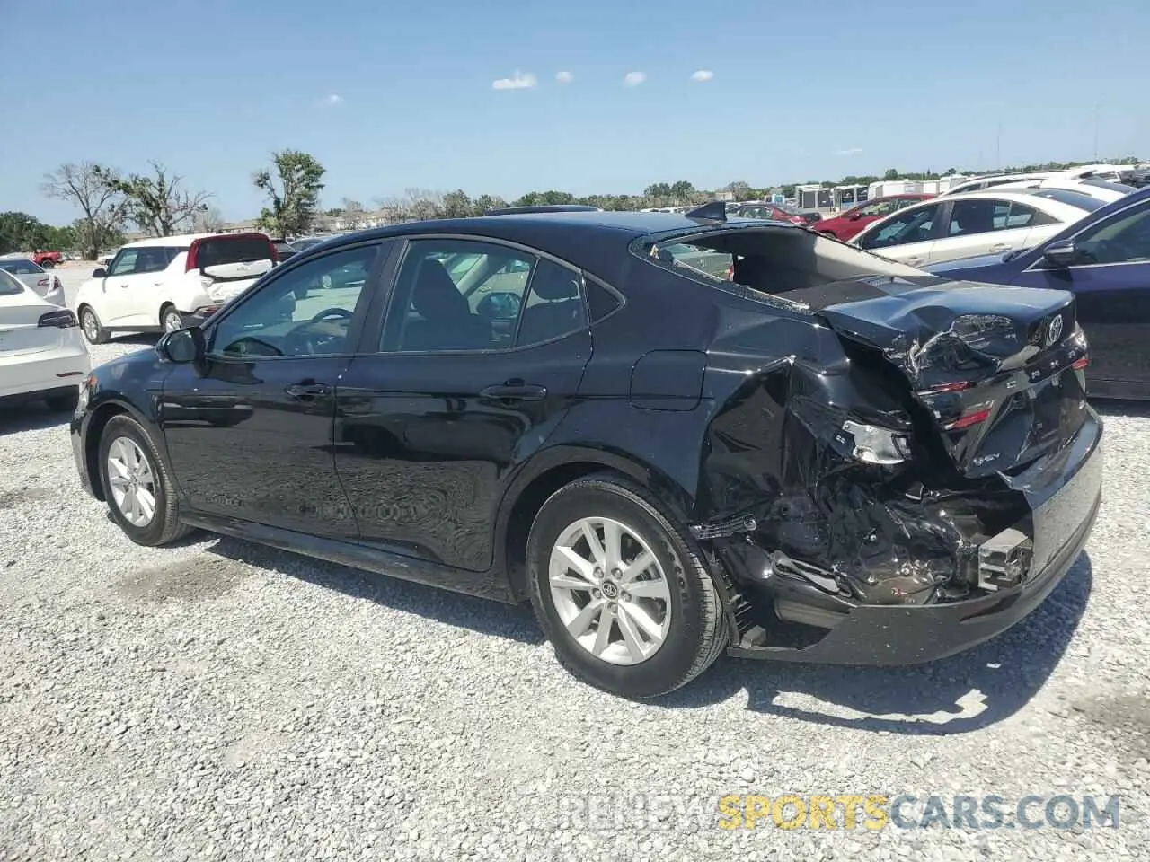2 fotografías del automóvil dañado 4T1DAACK4SU541514 TOYOTA CAMRY 2025