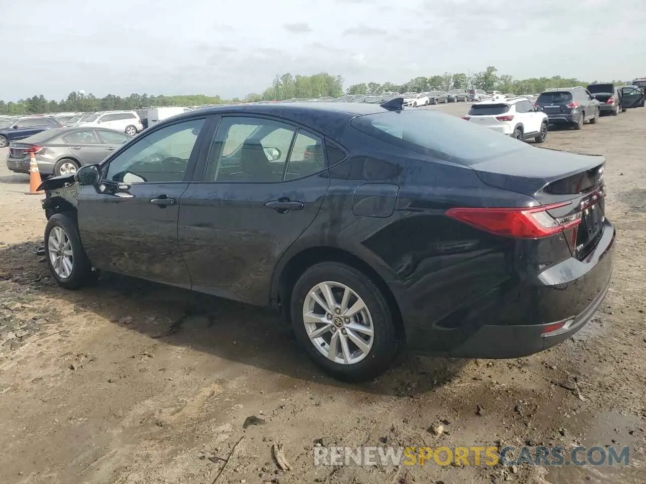 2 fotografías del automóvil dañado 4T1DAACK4SU586906 TOYOTA CAMRY 2025
