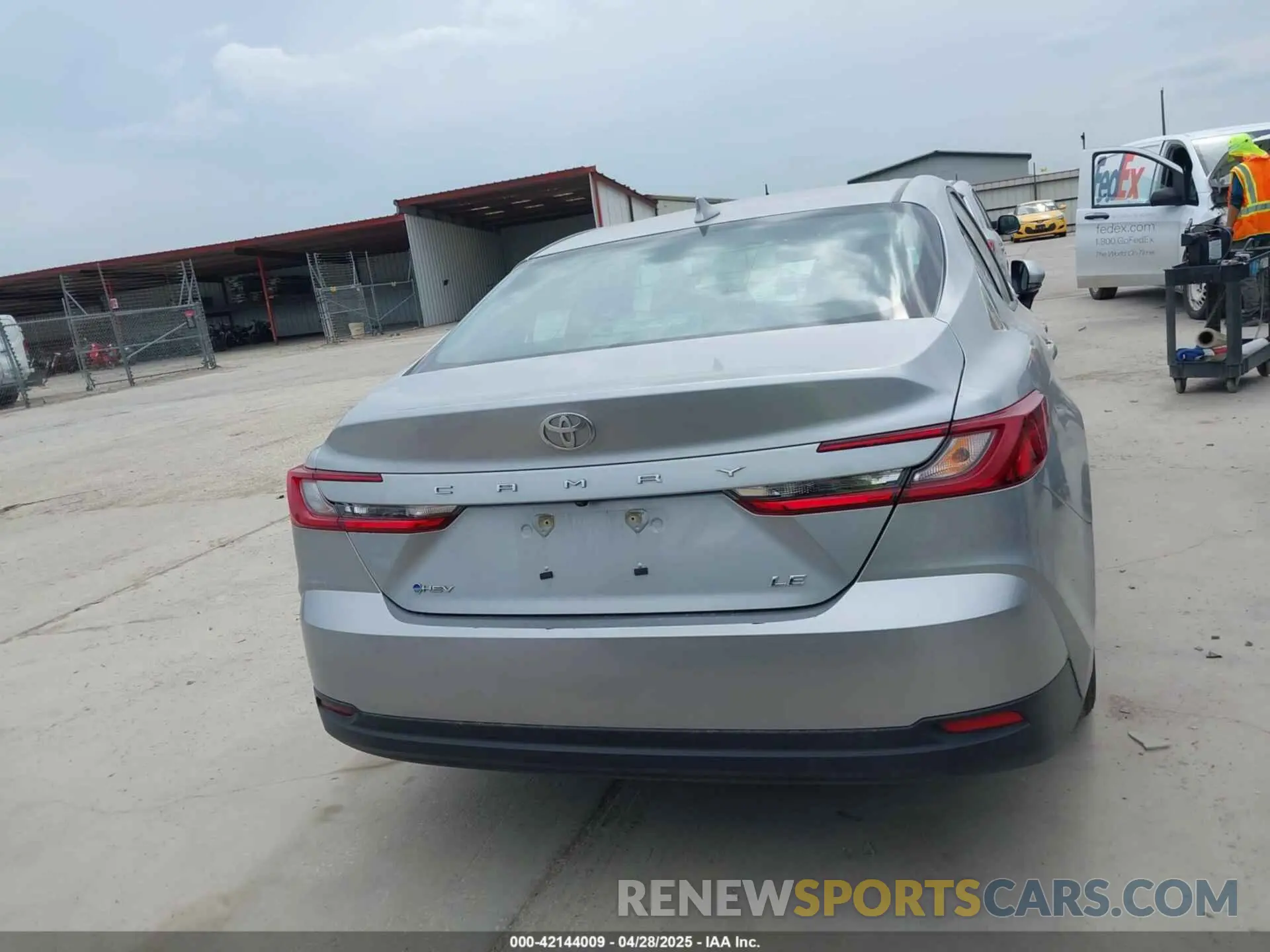16 fotografías del automóvil dañado 4T1DAACK5SU000942 TOYOTA CAMRY 2025