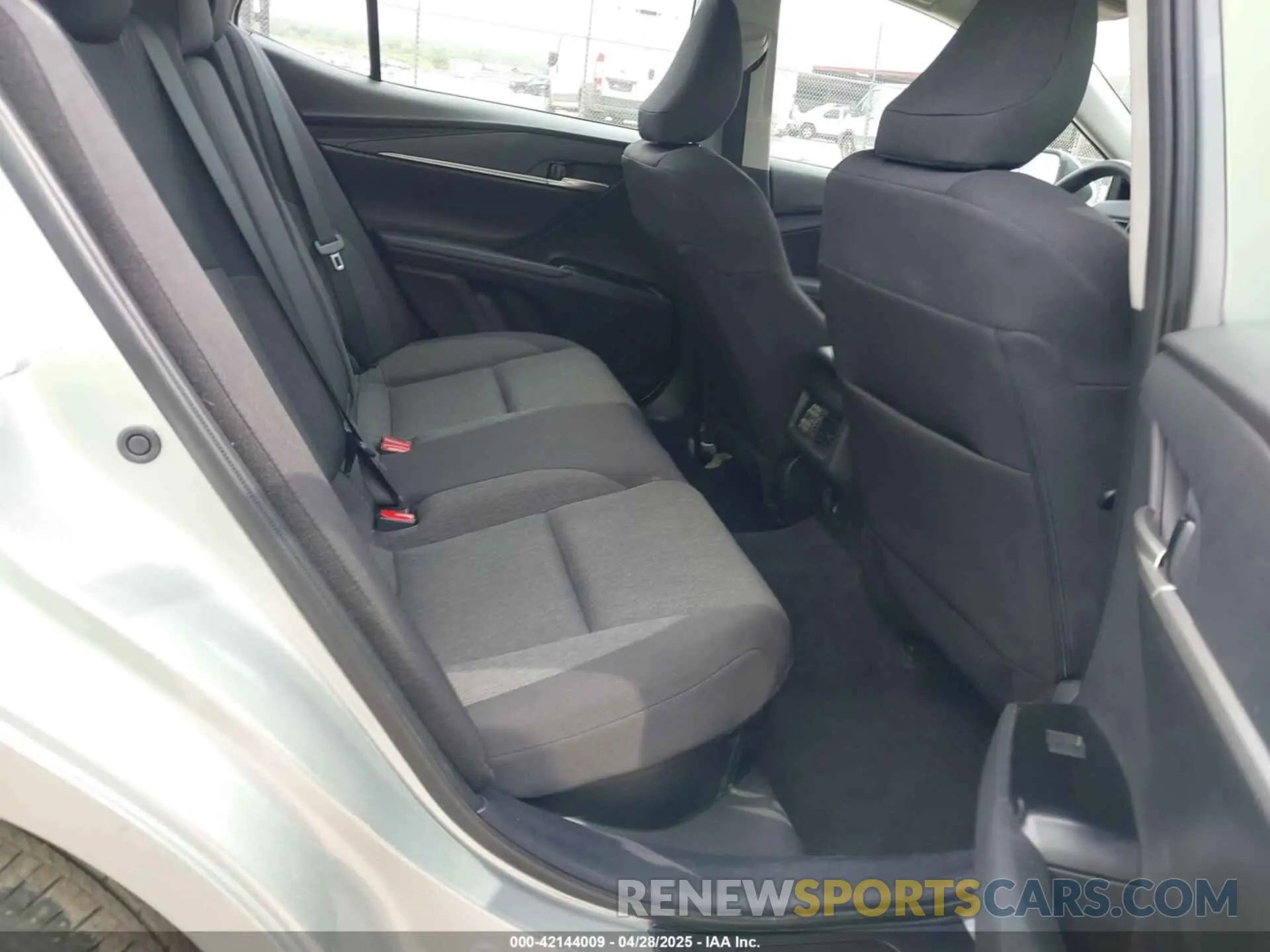 8 fotografías del automóvil dañado 4T1DAACK5SU000942 TOYOTA CAMRY 2025