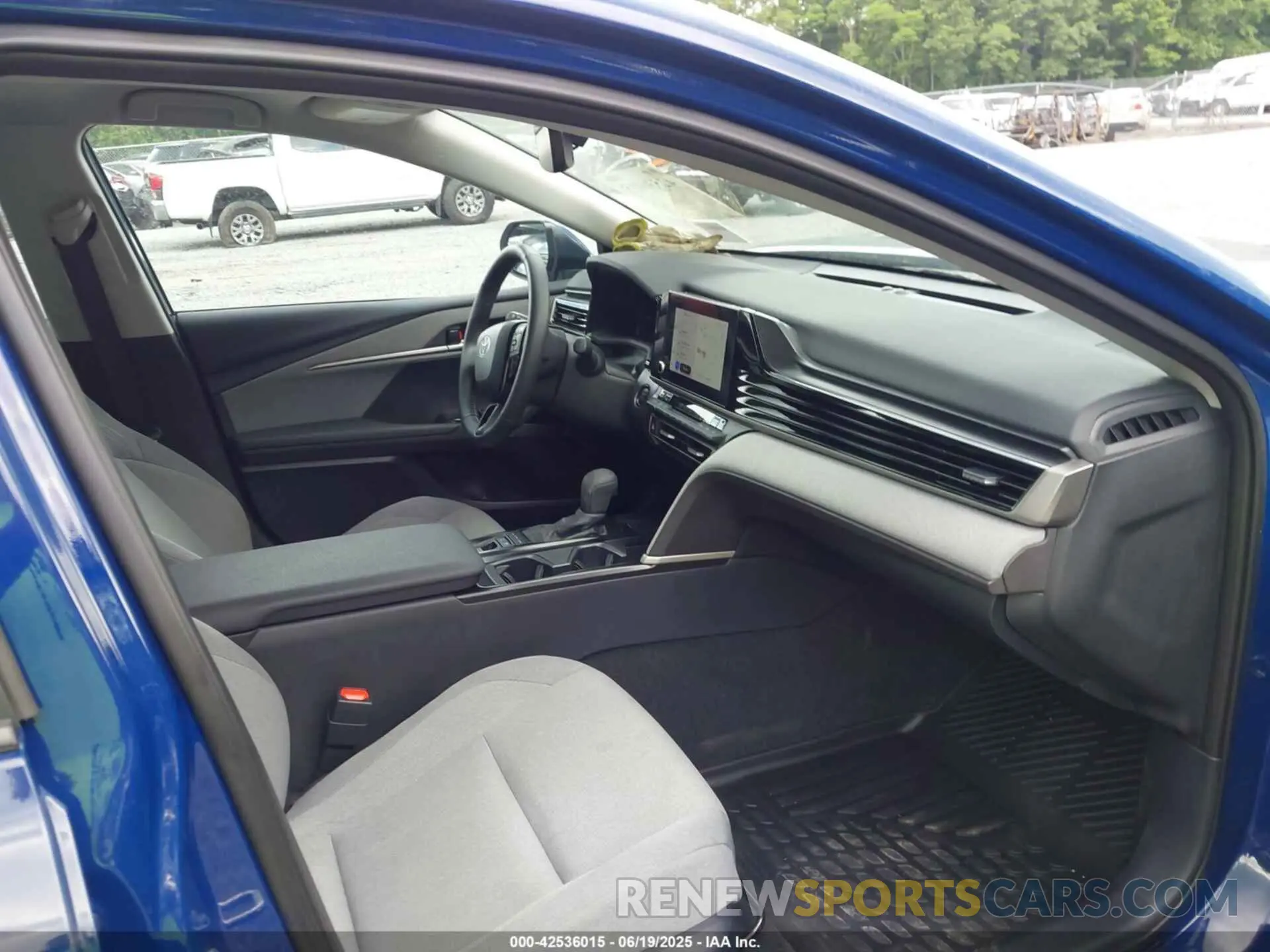 5 fotografías del automóvil dañado 4T1DAACK5SU004537 TOYOTA CAMRY 2025