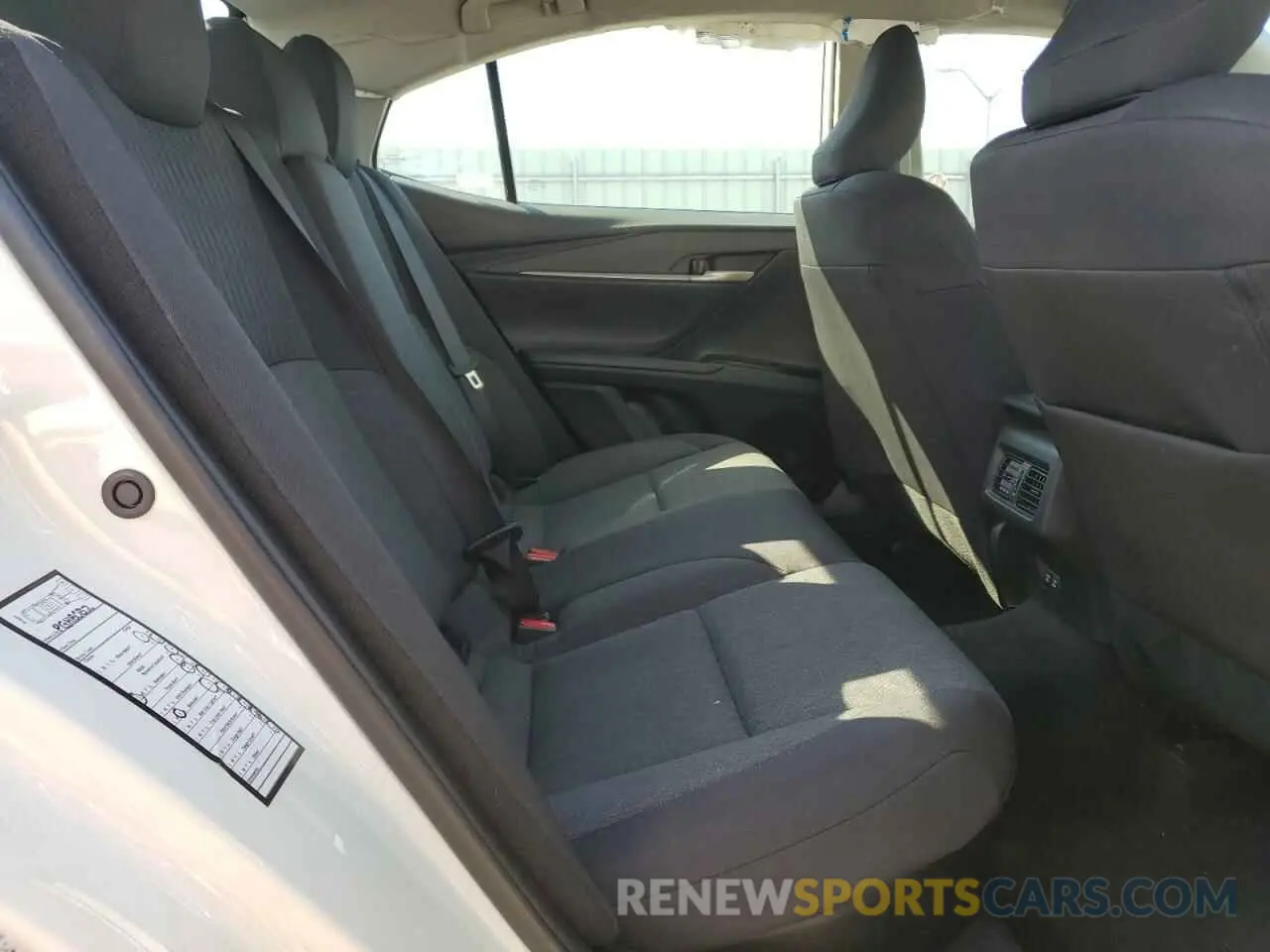 10 fotografías del automóvil dañado 4T1DAACK5SU006367 TOYOTA CAMRY 2025