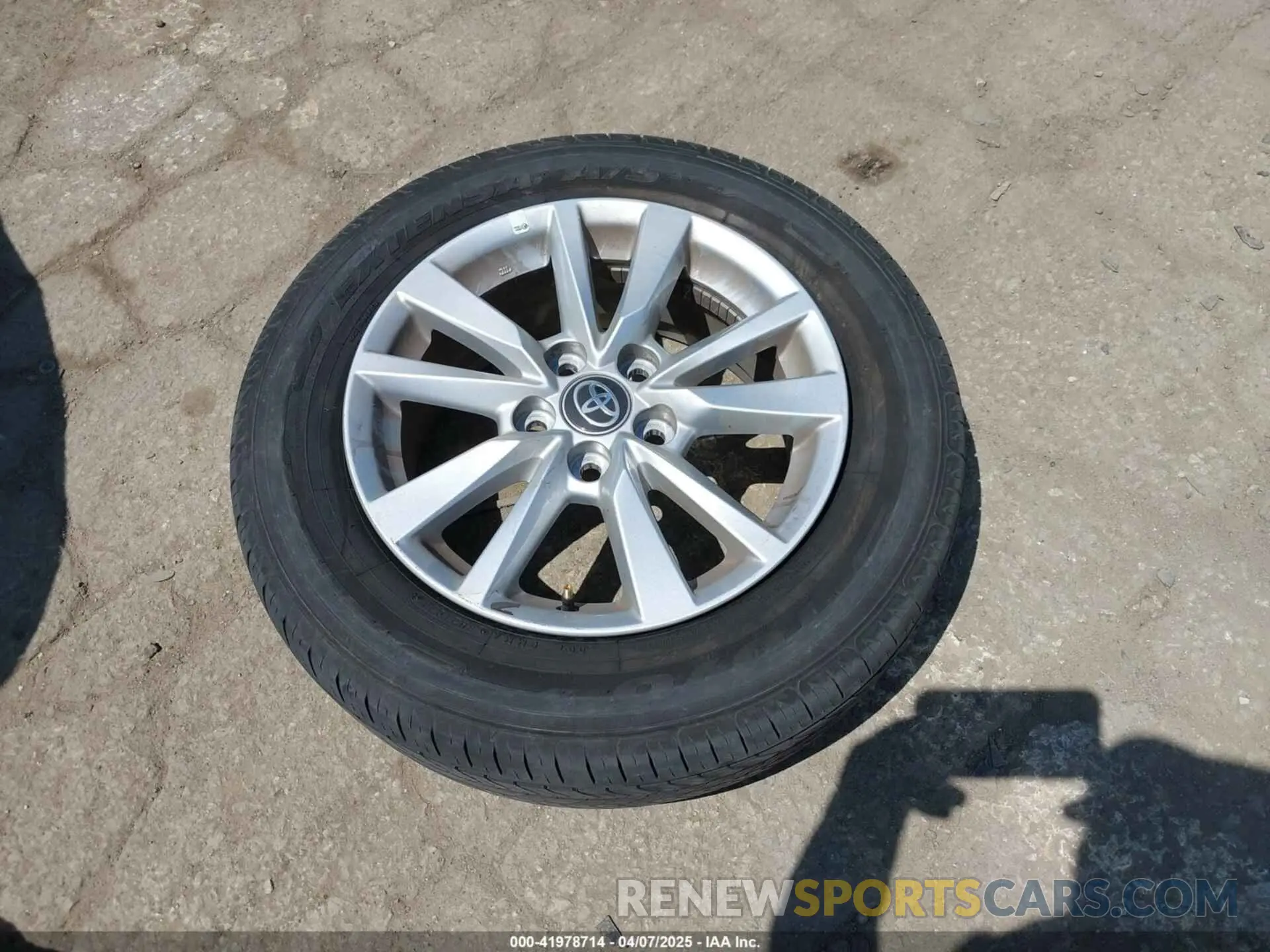 12 fotografías del automóvil dañado 4T1DAACK5SU008796 TOYOTA CAMRY 2025