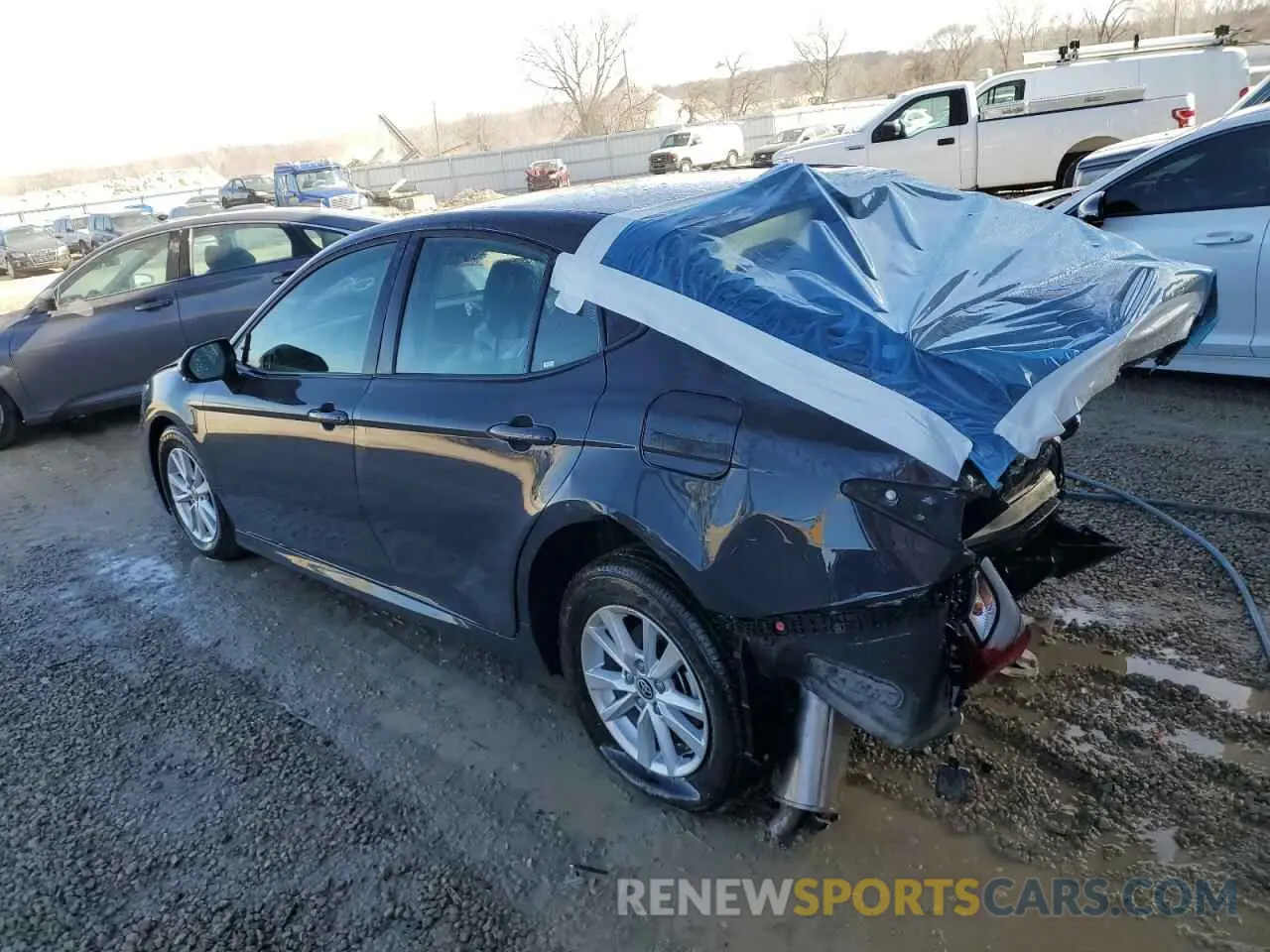 2 fotografías del automóvil dañado 4T1DAACK5SU010449 TOYOTA CAMRY 2025