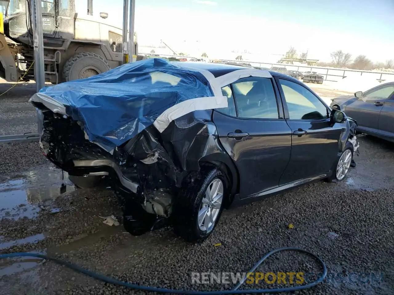 3 fotografías del automóvil dañado 4T1DAACK5SU010449 TOYOTA CAMRY 2025
