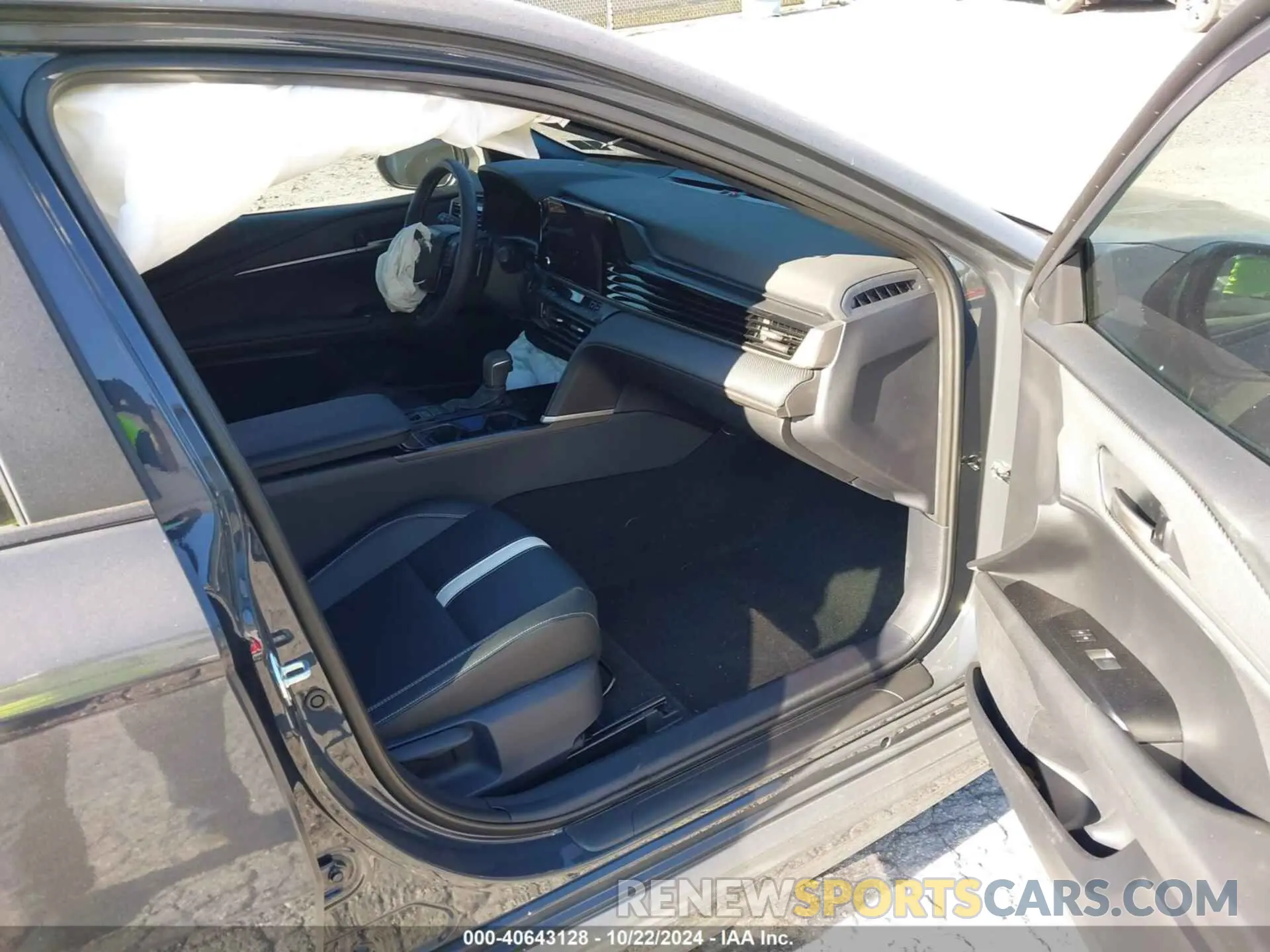 5 fotografías del automóvil dañado 4T1DAACK5SU030071 TOYOTA CAMRY 2025