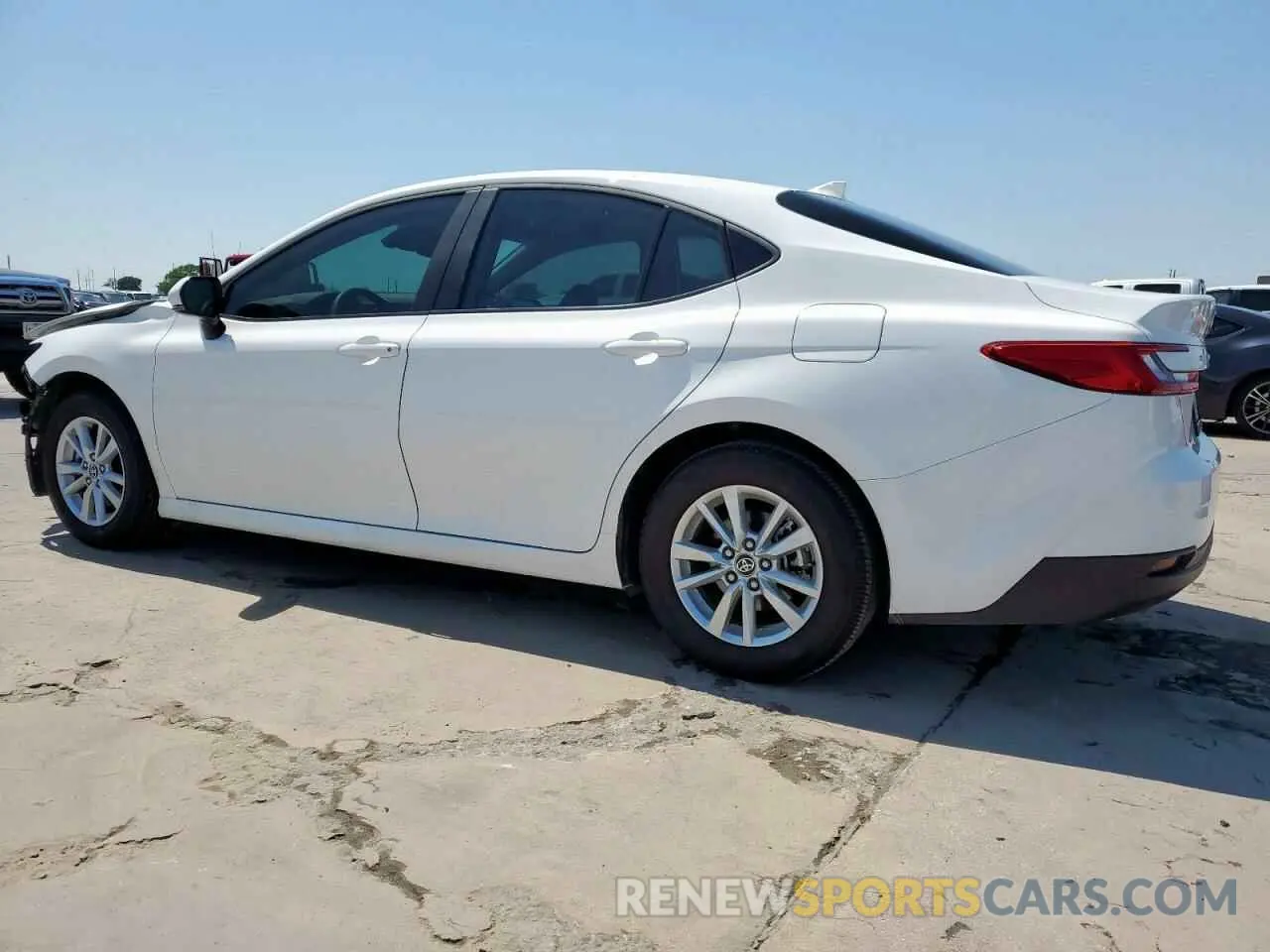 2 fotografías del automóvil dañado 4T1DAACK5SU030331 TOYOTA CAMRY 2025