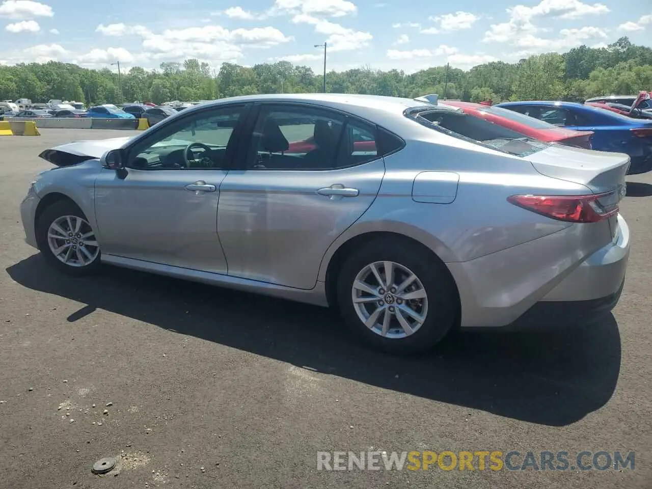 2 fotografías del automóvil dañado 4T1DAACK5SU034606 TOYOTA CAMRY 2025