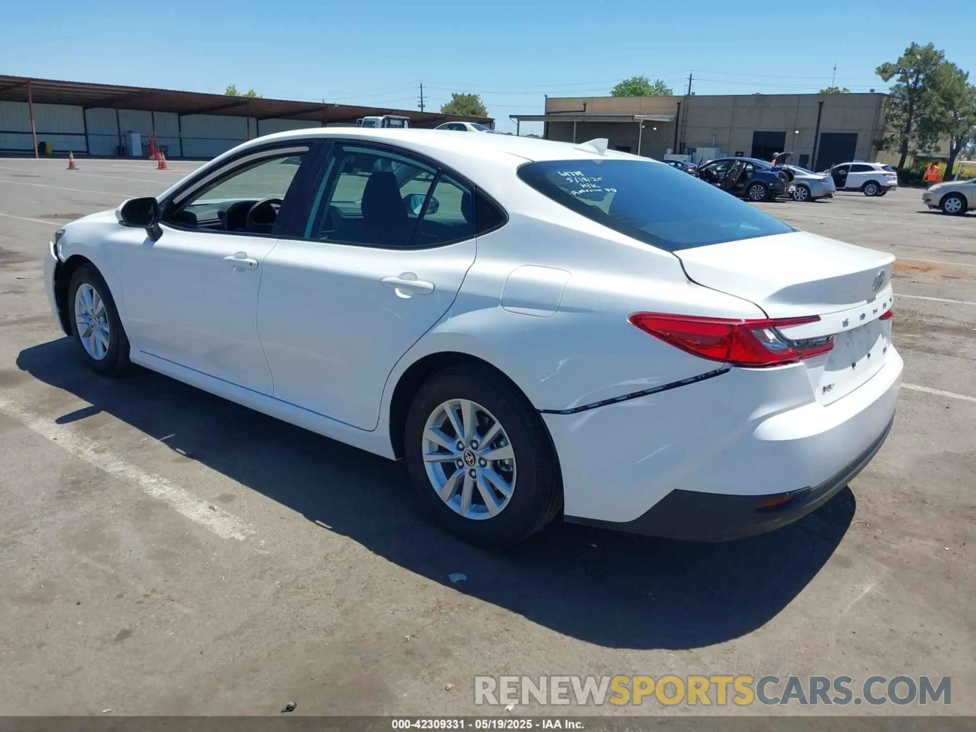 3 fotografías del automóvil dañado 4T1DAACK5SU038879 TOYOTA CAMRY 2025