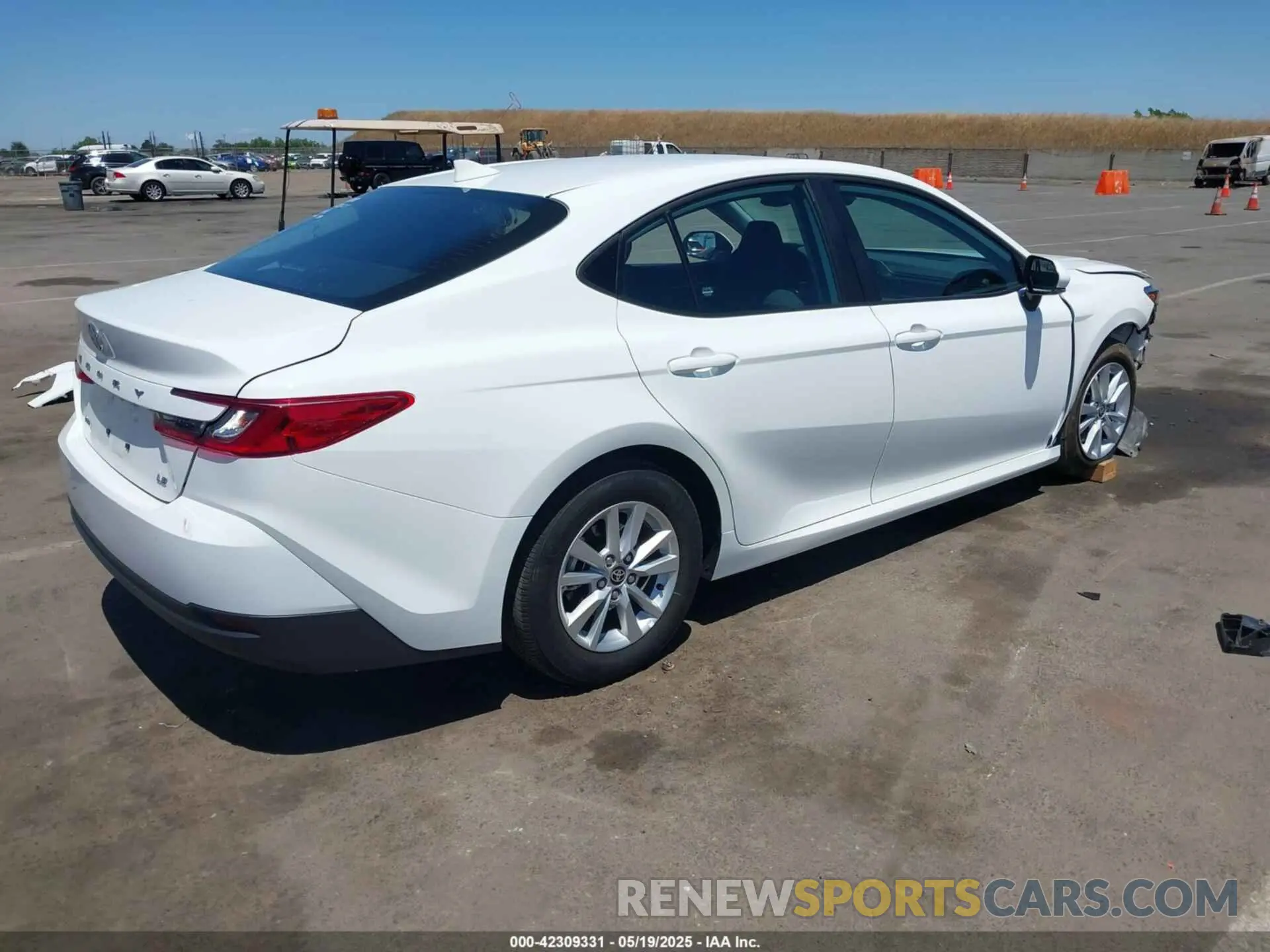 4 fotografías del automóvil dañado 4T1DAACK5SU038879 TOYOTA CAMRY 2025