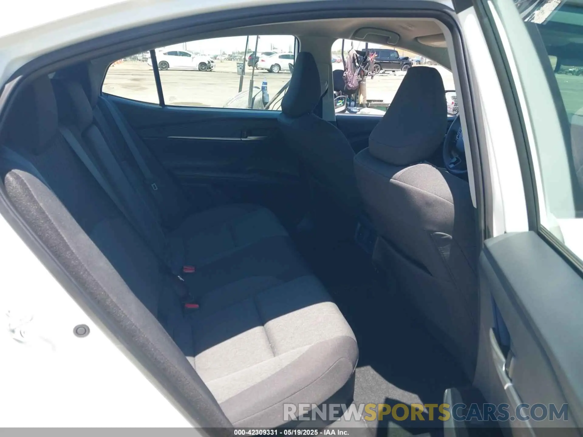 8 fotografías del automóvil dañado 4T1DAACK5SU038879 TOYOTA CAMRY 2025