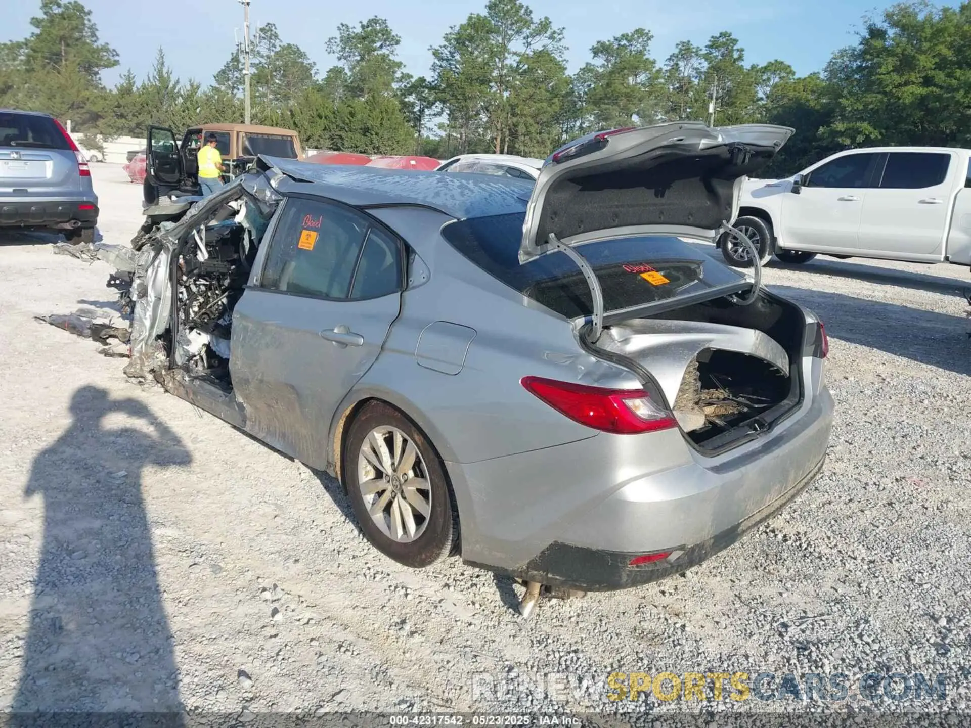 3 fotografías del automóvil dañado 4T1DAACK5SU046593 TOYOTA CAMRY 2025