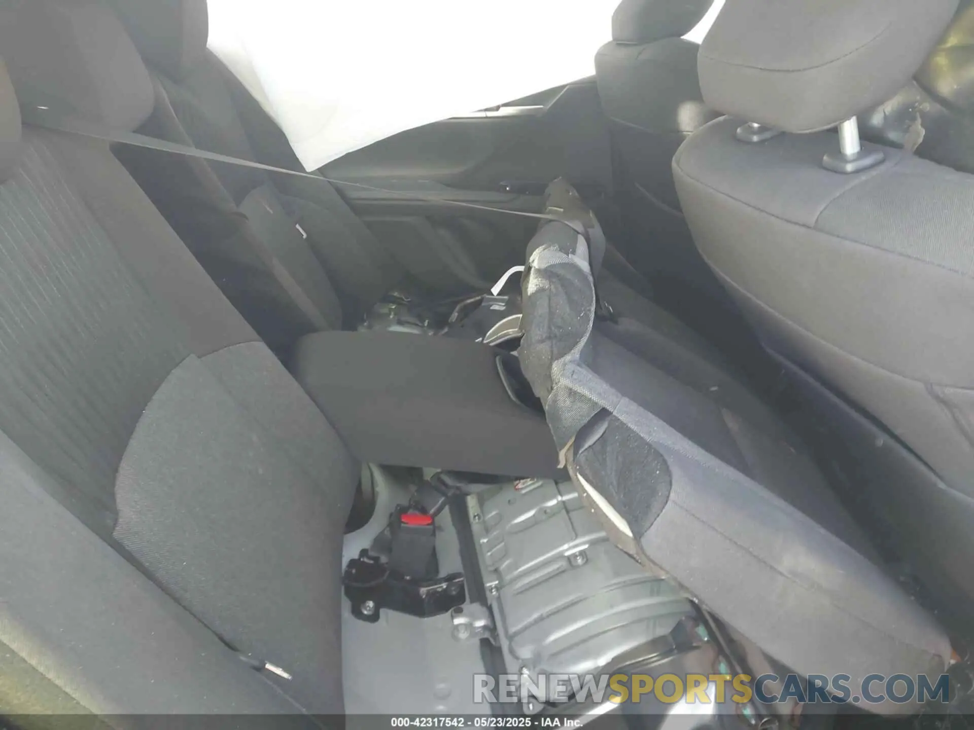 8 fotografías del automóvil dañado 4T1DAACK5SU046593 TOYOTA CAMRY 2025