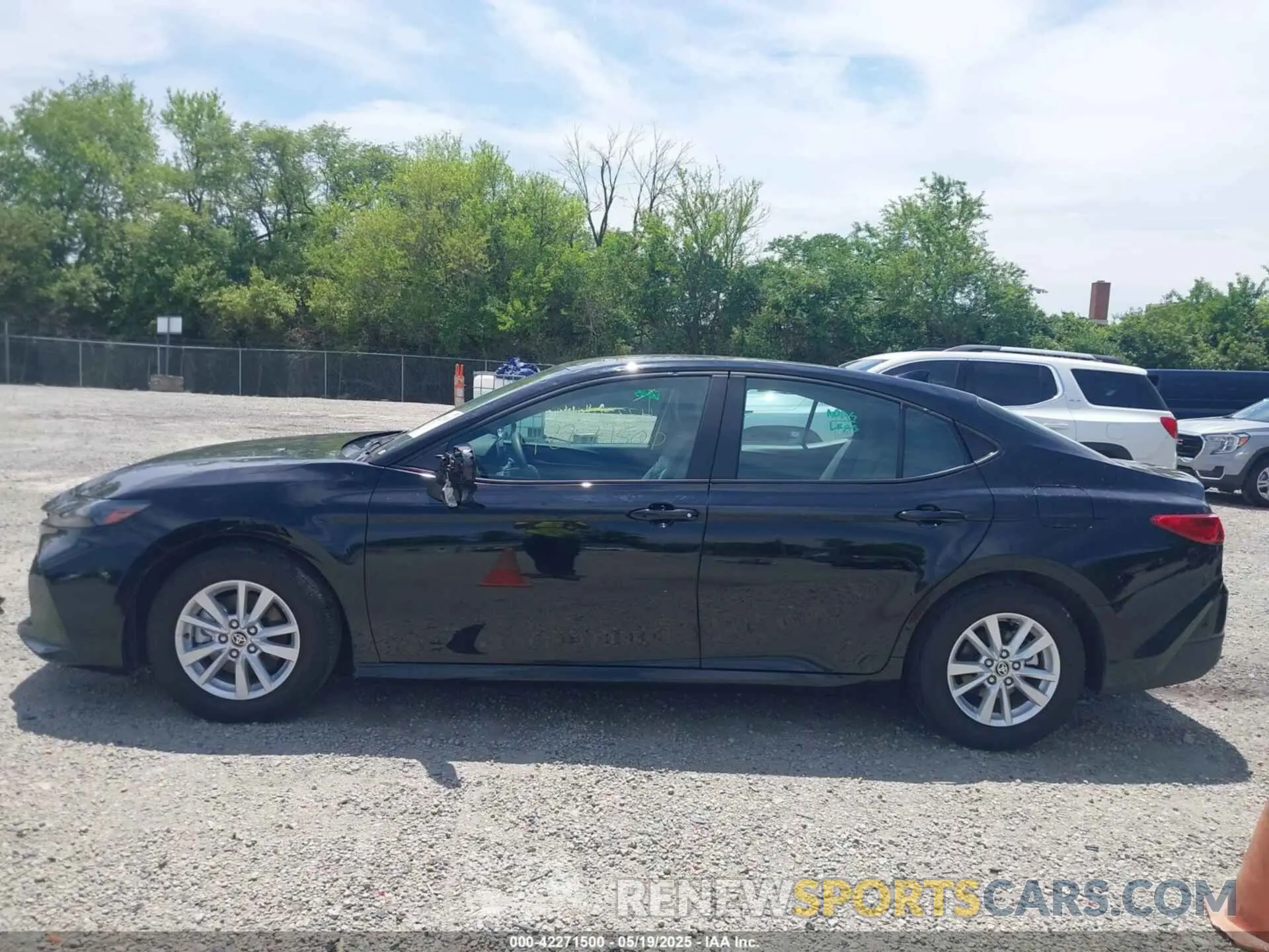 15 fotografías del automóvil dañado 4T1DAACK5SU047551 TOYOTA CAMRY 2025