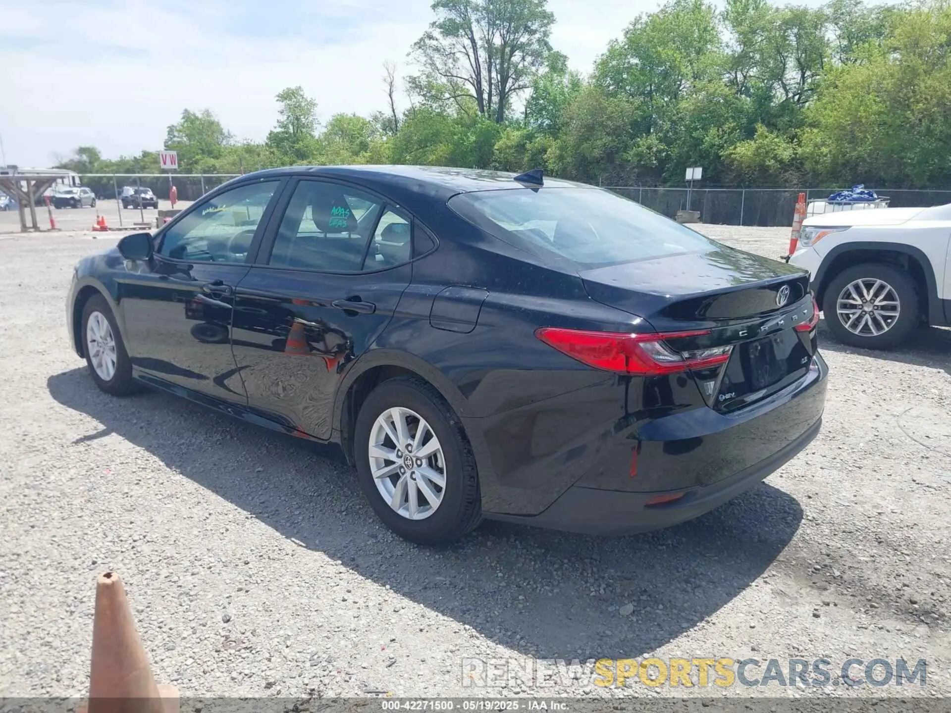 3 fotografías del automóvil dañado 4T1DAACK5SU047551 TOYOTA CAMRY 2025