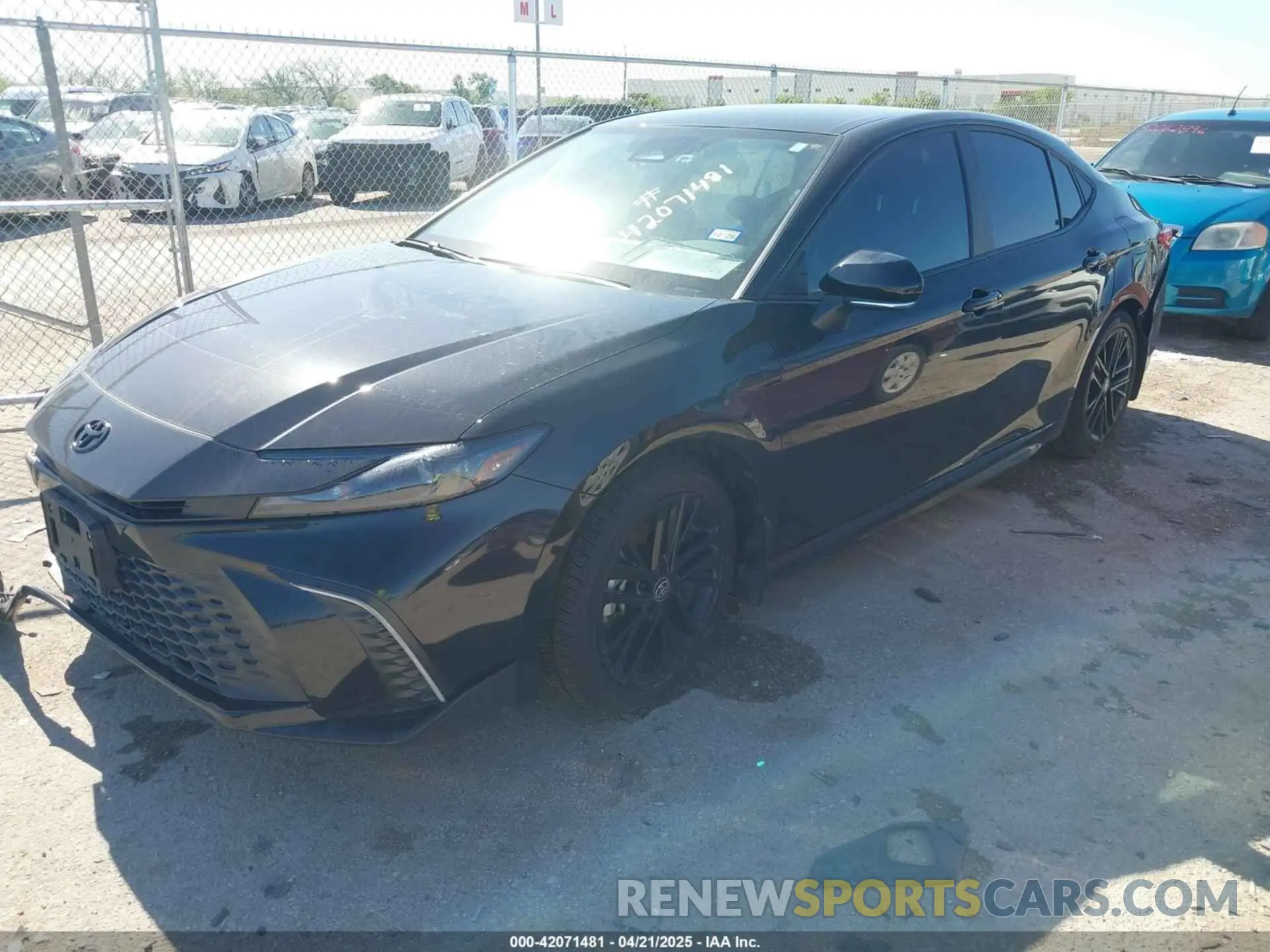 2 fotografías del automóvil dañado 4T1DAACK5SU060848 TOYOTA CAMRY 2025