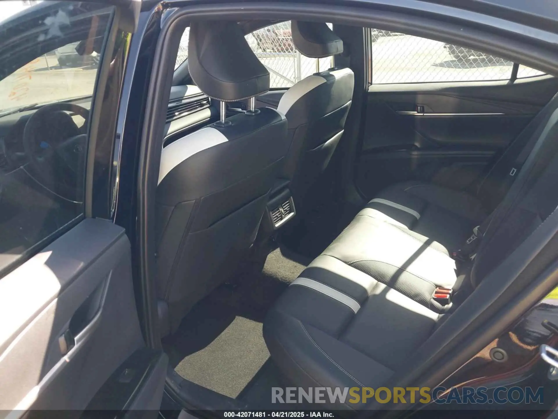 8 fotografías del automóvil dañado 4T1DAACK5SU060848 TOYOTA CAMRY 2025