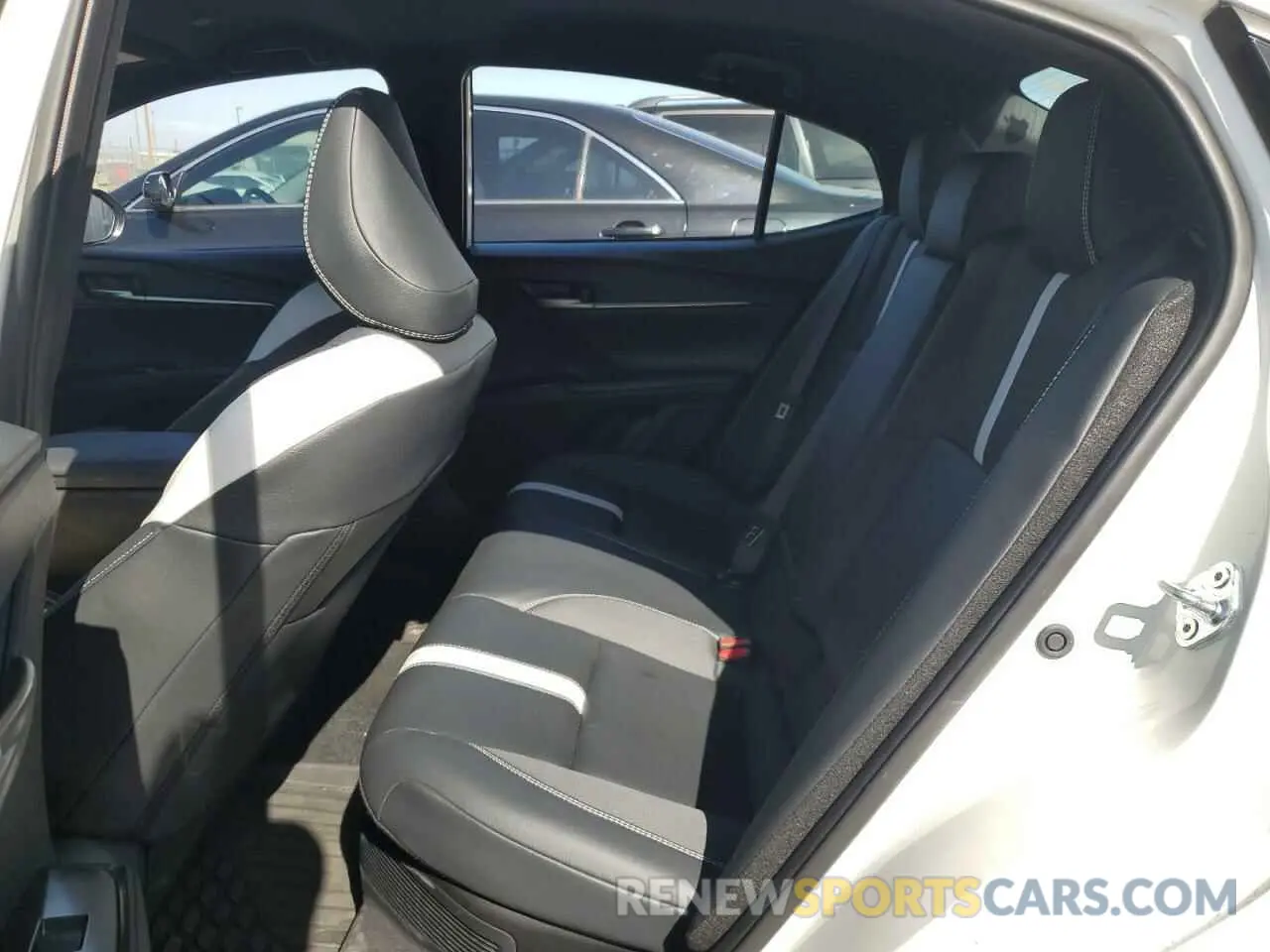 10 fotografías del automóvil dañado 4T1DAACK5SU062101 TOYOTA CAMRY 2025
