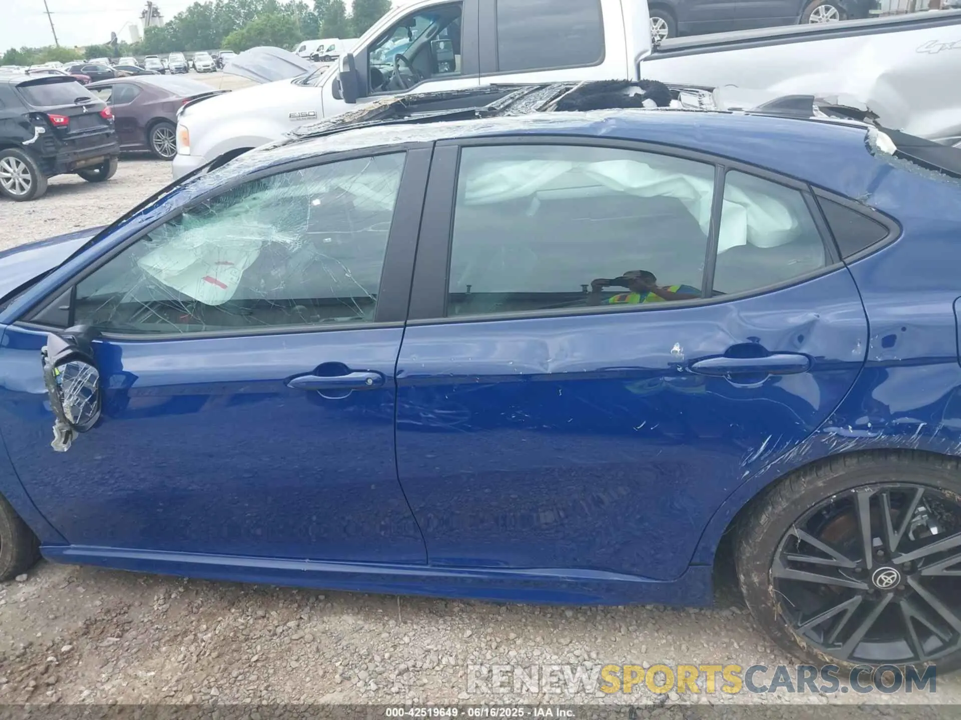 14 fotografías del automóvil dañado 4T1DAACK5SU069811 TOYOTA CAMRY 2025