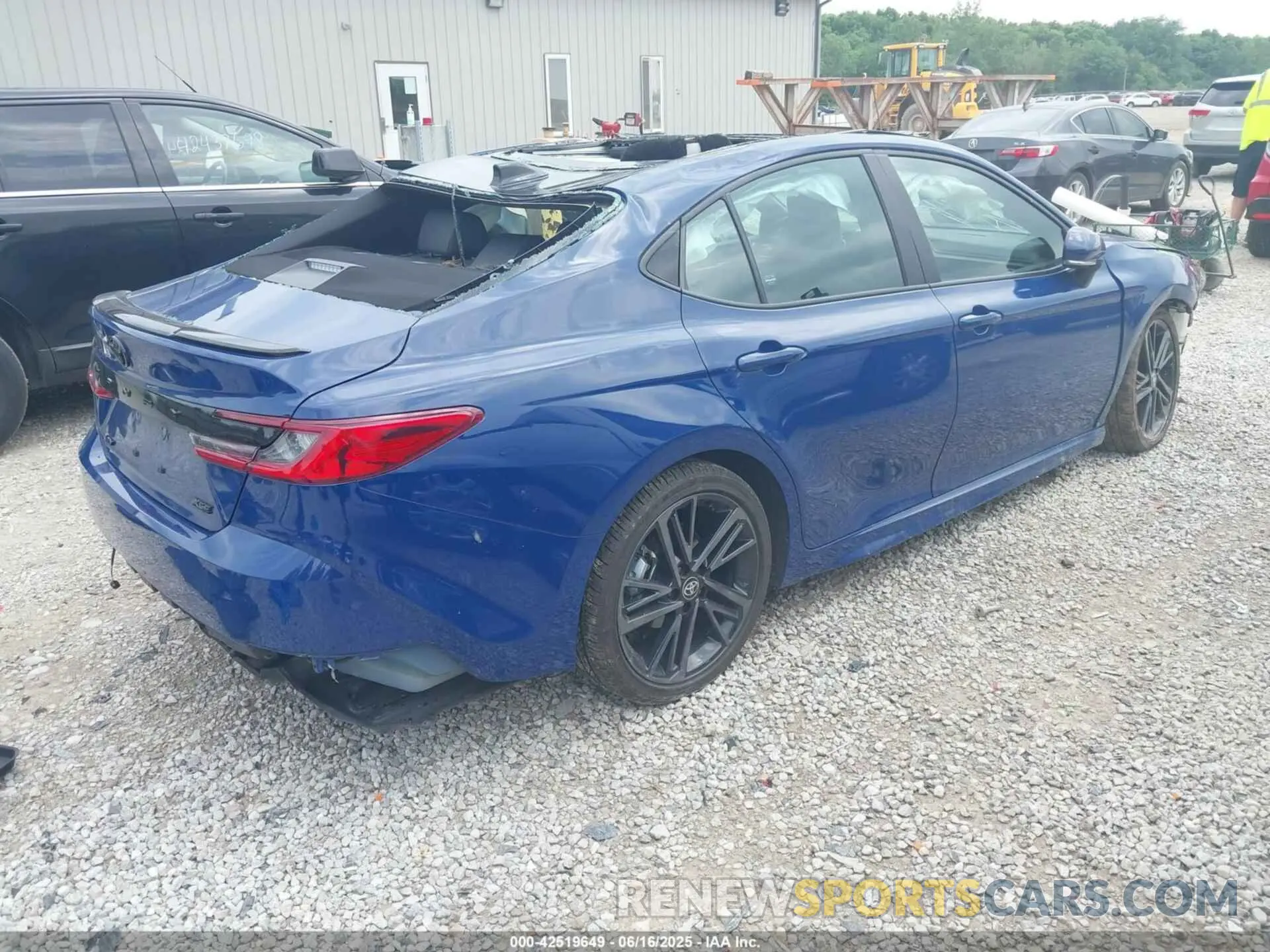 4 fotografías del automóvil dañado 4T1DAACK5SU069811 TOYOTA CAMRY 2025