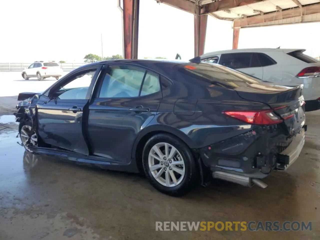 2 fotografías del automóvil dañado 4T1DAACK5SU071364 TOYOTA CAMRY 2025