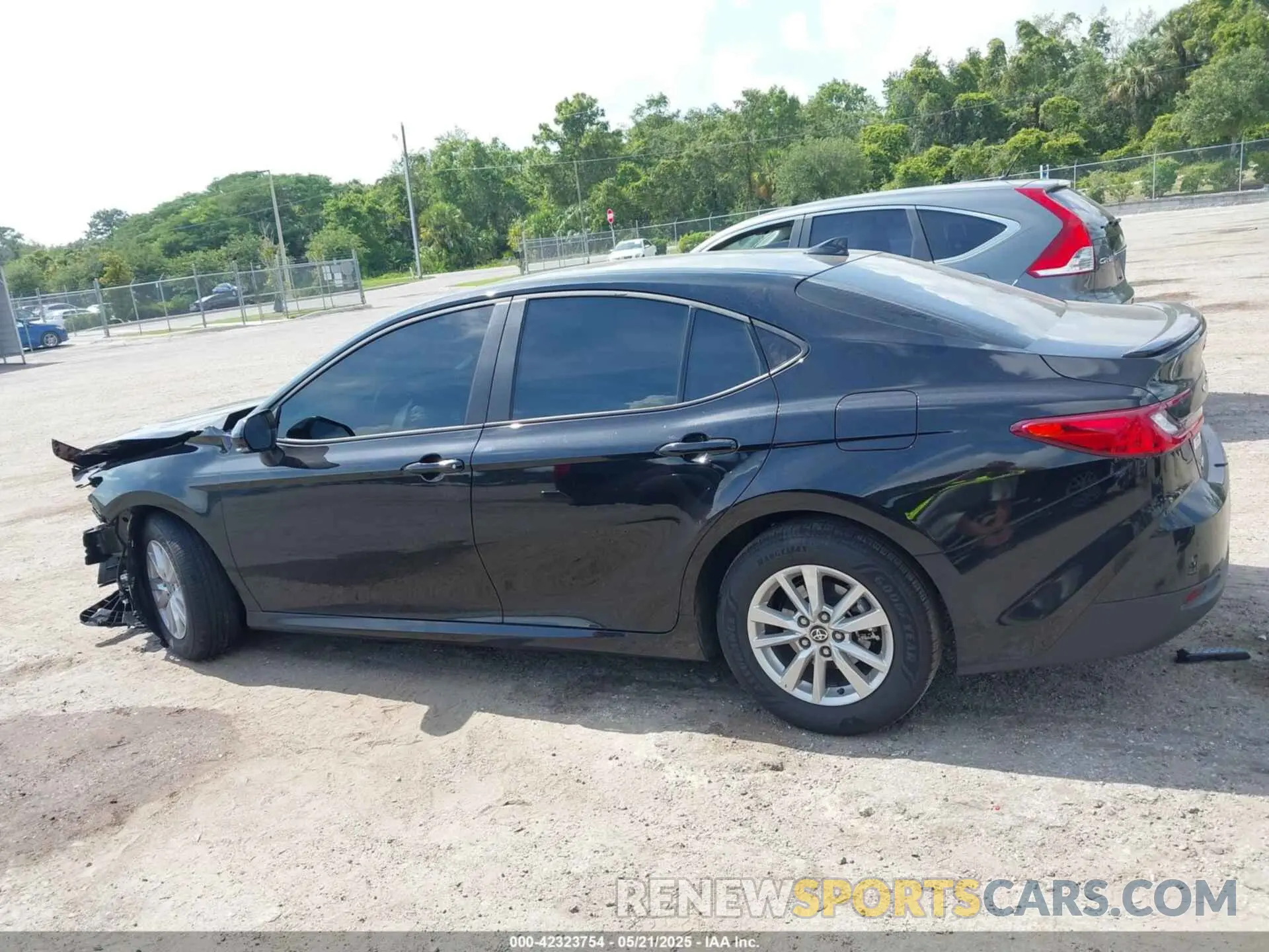 15 fotografías del automóvil dañado 4T1DAACK5SU108929 TOYOTA CAMRY 2025