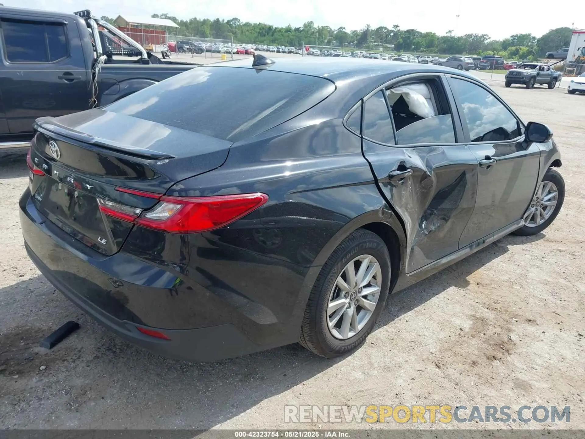 4 fotografías del automóvil dañado 4T1DAACK5SU108929 TOYOTA CAMRY 2025