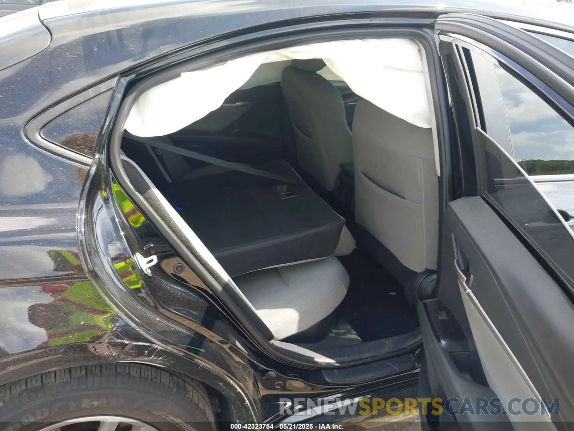 8 fotografías del automóvil dañado 4T1DAACK5SU108929 TOYOTA CAMRY 2025