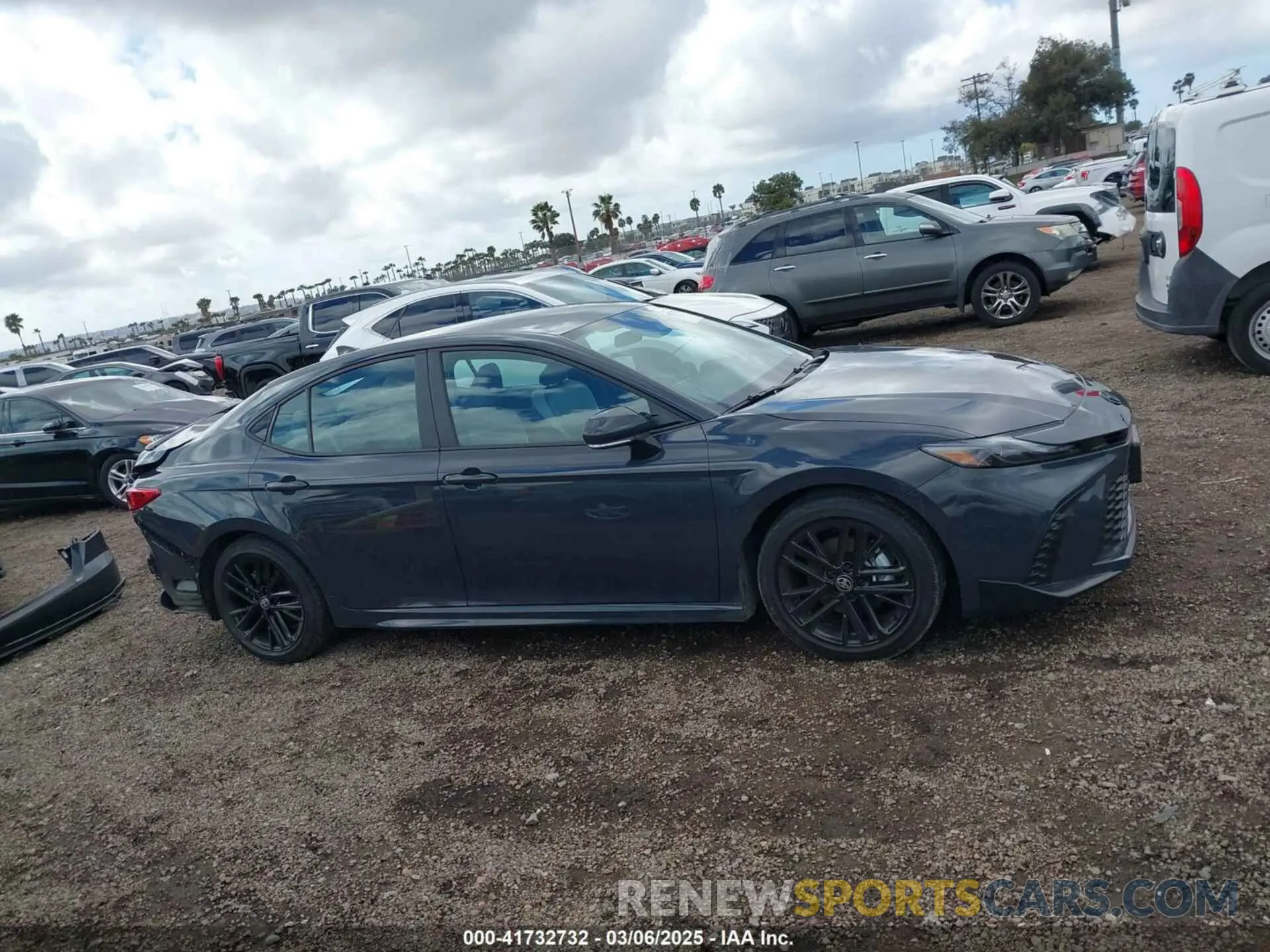 14 fotografías del automóvil dañado 4T1DAACK5SU111104 TOYOTA CAMRY 2025