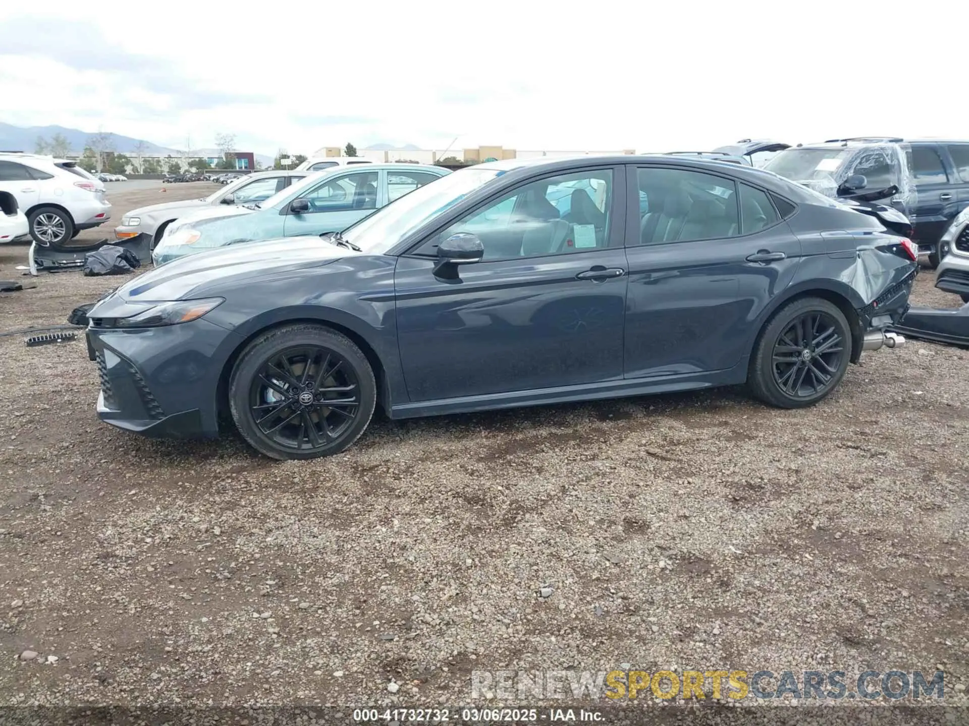 15 fotografías del automóvil dañado 4T1DAACK5SU111104 TOYOTA CAMRY 2025
