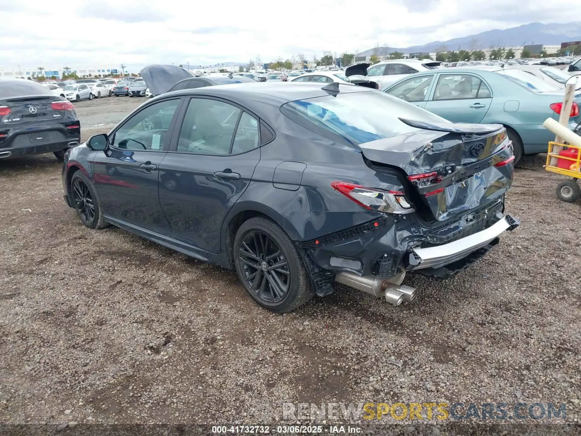 3 fotografías del automóvil dañado 4T1DAACK5SU111104 TOYOTA CAMRY 2025