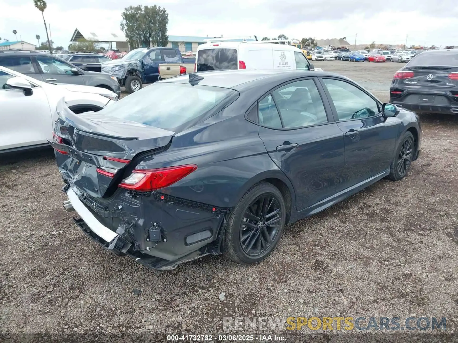 4 fotografías del automóvil dañado 4T1DAACK5SU111104 TOYOTA CAMRY 2025