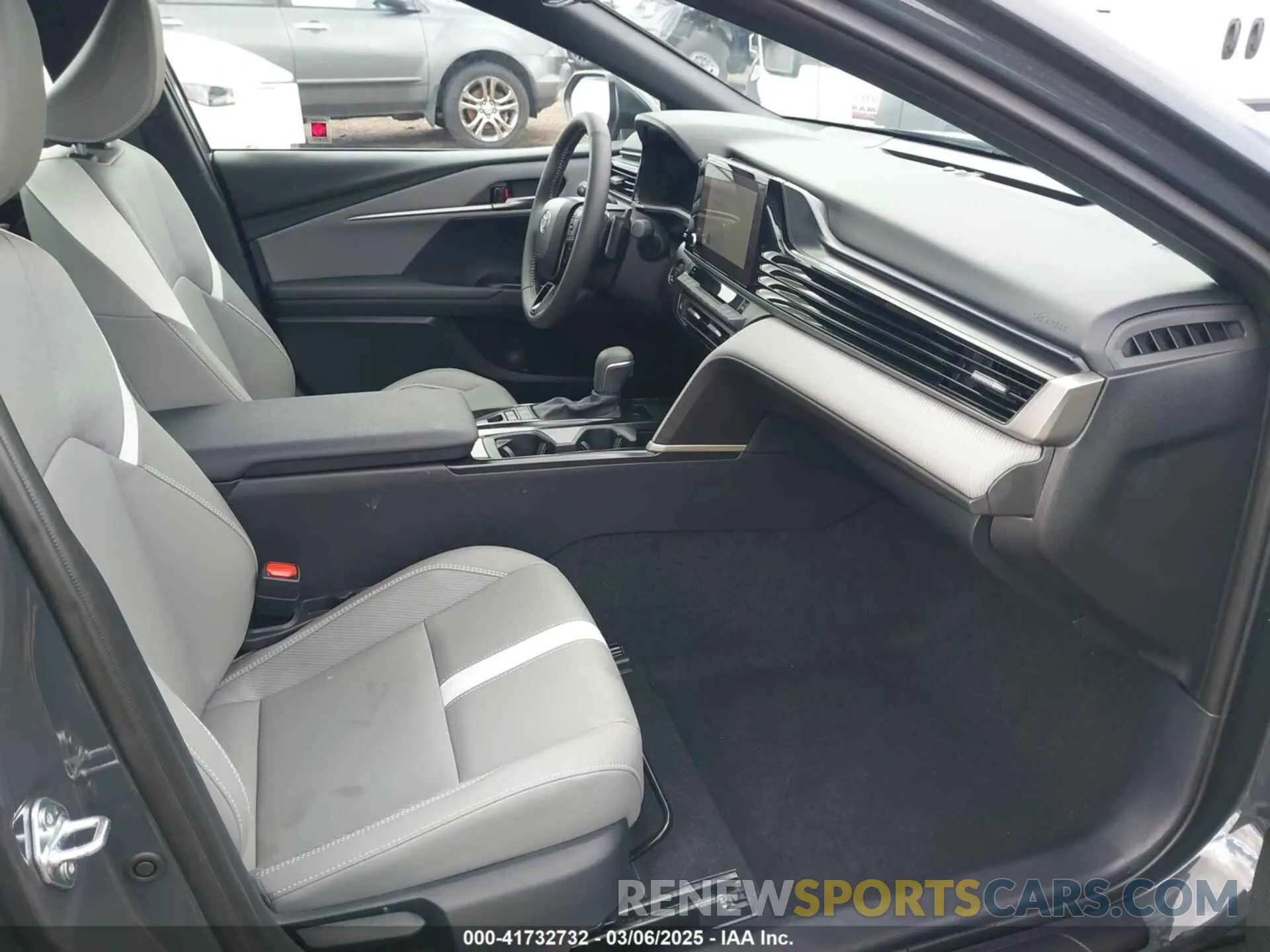 5 fotografías del automóvil dañado 4T1DAACK5SU111104 TOYOTA CAMRY 2025