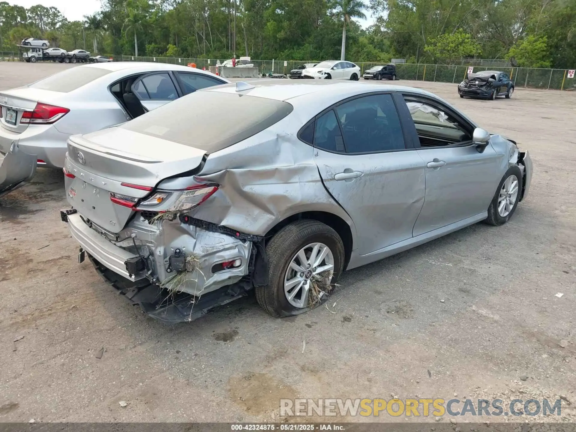 4 fotografías del automóvil dañado 4T1DAACK5SU121762 TOYOTA CAMRY 2025