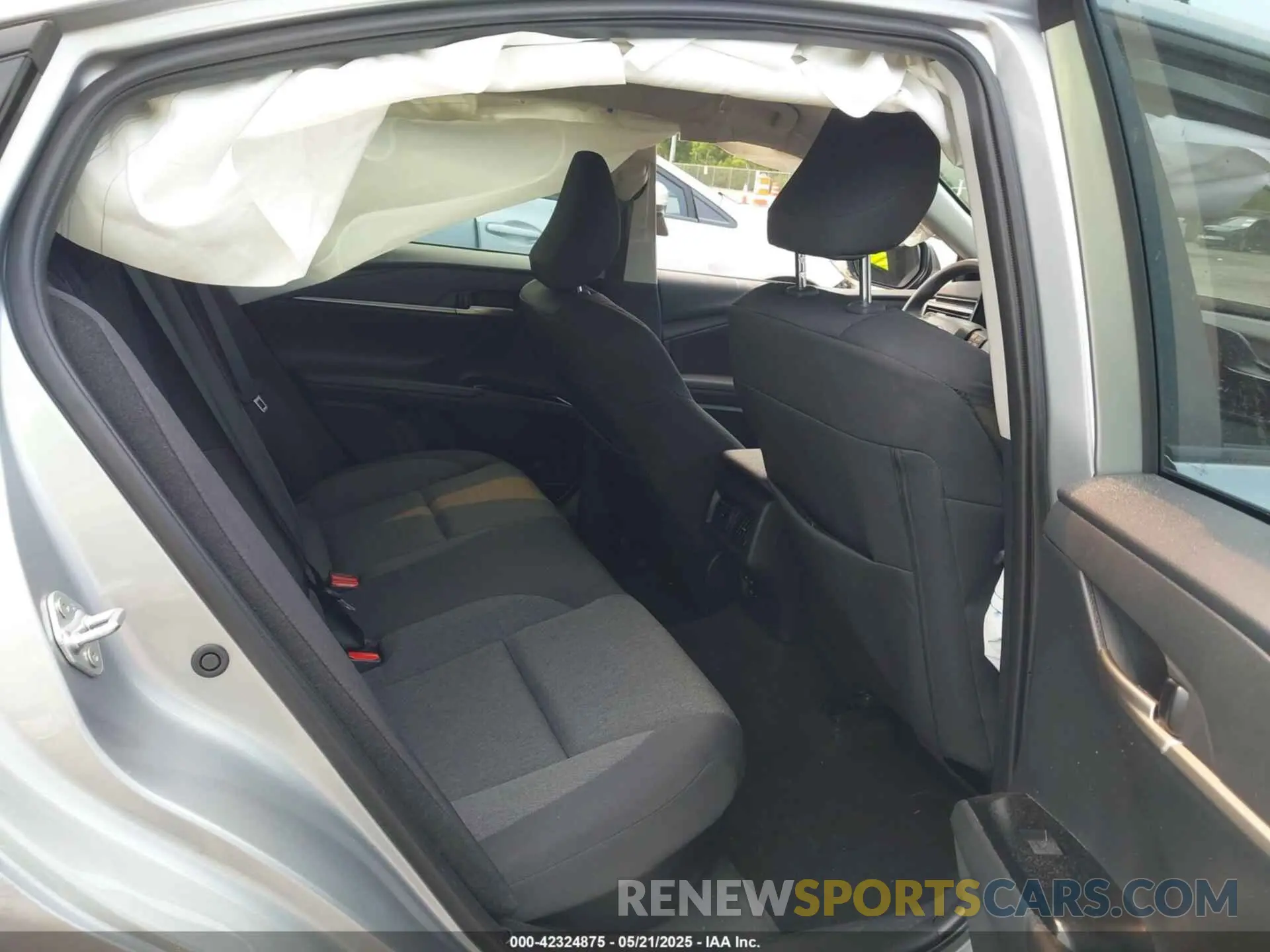 8 fotografías del automóvil dañado 4T1DAACK5SU121762 TOYOTA CAMRY 2025