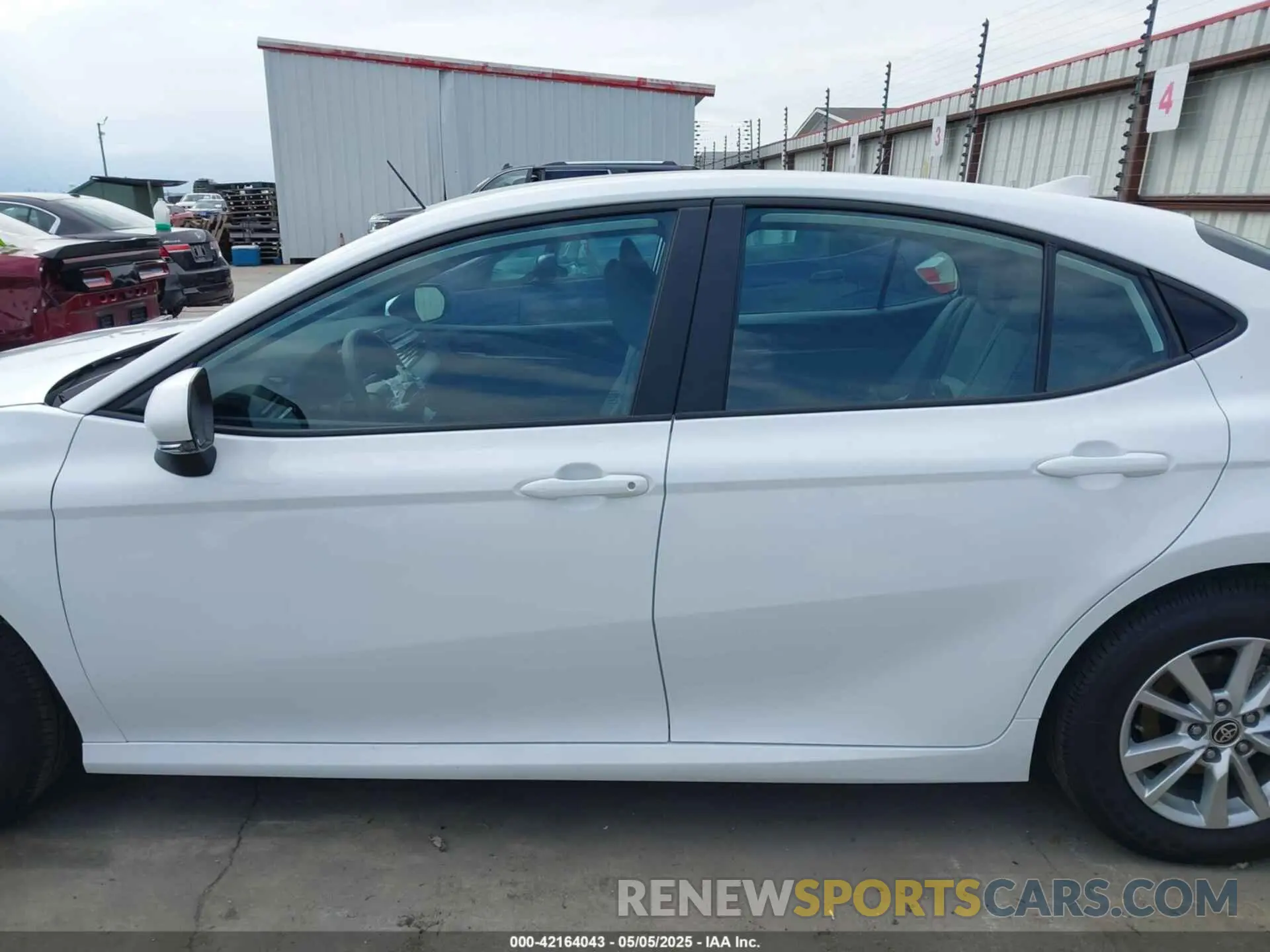 15 fotografías del automóvil dañado 4T1DAACK5SU140182 TOYOTA CAMRY 2025