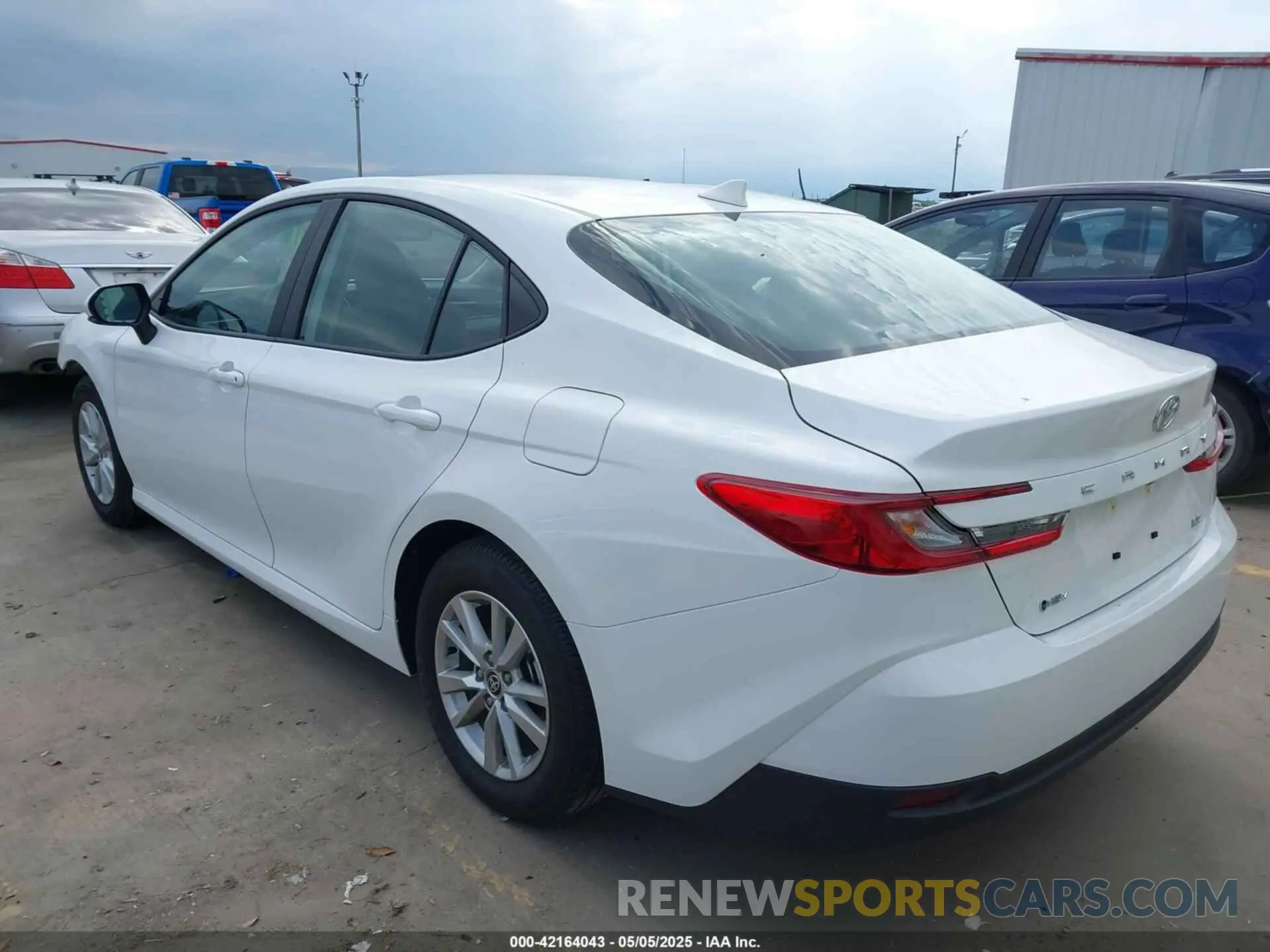 3 fotografías del automóvil dañado 4T1DAACK5SU140182 TOYOTA CAMRY 2025