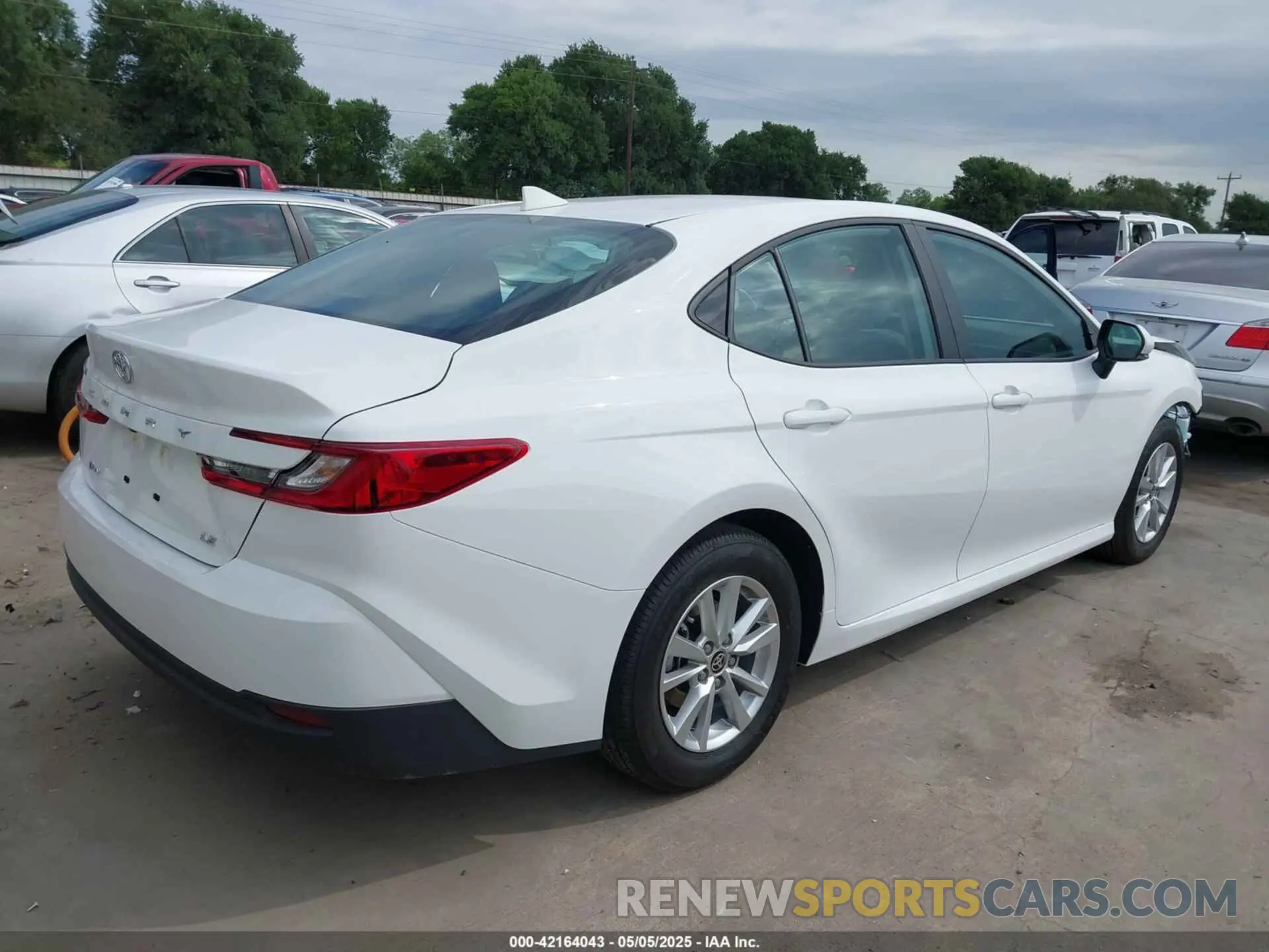 4 fotografías del automóvil dañado 4T1DAACK5SU140182 TOYOTA CAMRY 2025