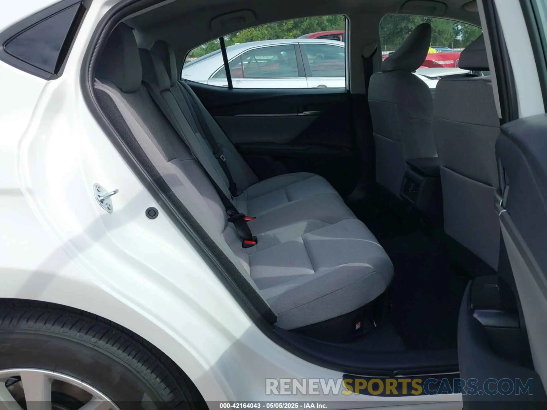 8 fotografías del automóvil dañado 4T1DAACK5SU140182 TOYOTA CAMRY 2025