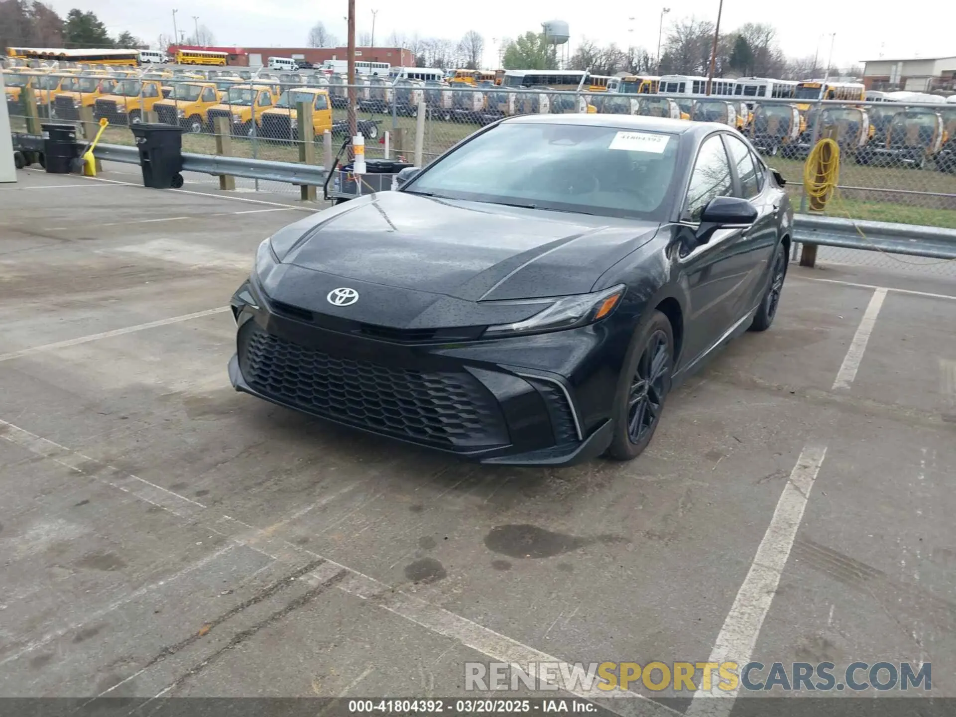 2 fotografías del automóvil dañado 4T1DAACK5SU504522 TOYOTA CAMRY 2025